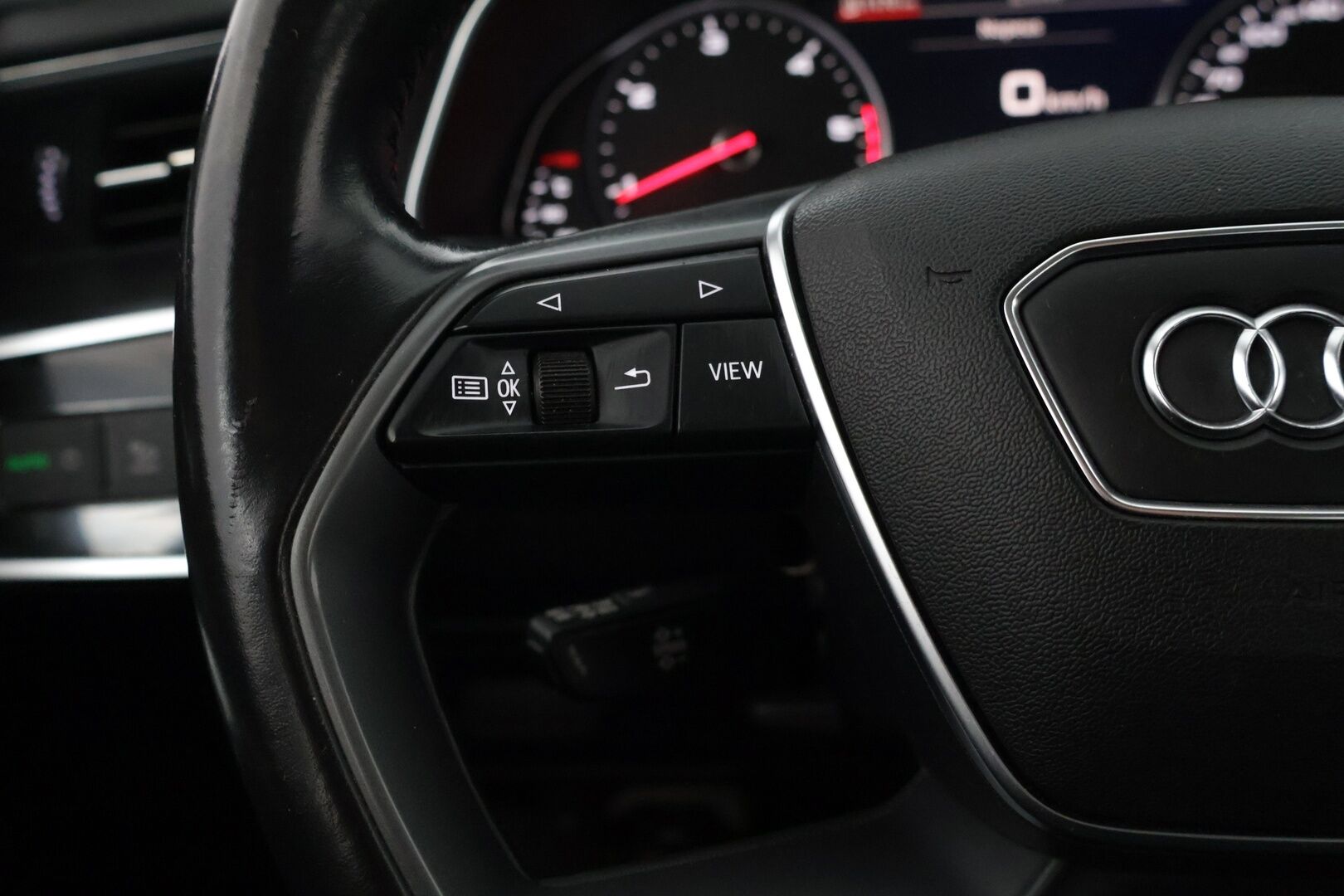 Audi A6 2019 Sedan Business 35 TDI MHEV S tronic // Webasto / Koukku / Muistipenkki kuskilla / Suomi-auto // - Jakopää 3/2025 // Viimeinen huolto 9/2025