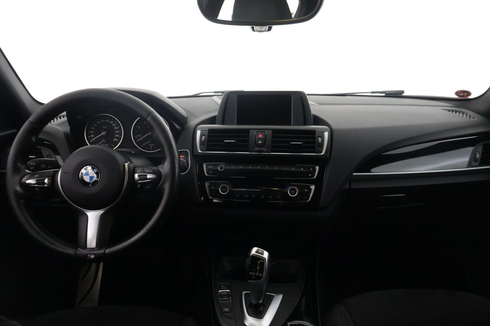 BMW 116 2015 F20 Hatchback 116d A Business M Sport - Adapt. LED / Lohkolämmitin / Tutkat / 2x renkaat