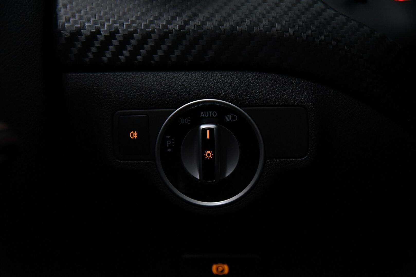 Mercedes-Benz A 2013 250 Sport A Premium Business AMG /  Panorama / Nahka-alcantara / Vakkari / Xenon-valot - AMG sisä- ja ulkopaketilla! / Luotettavalla 2L moottorilla! / 2x renkaat / Juuri katsastettu / - HULLUT JOULUT KORKOTARJOUS 2,49% 