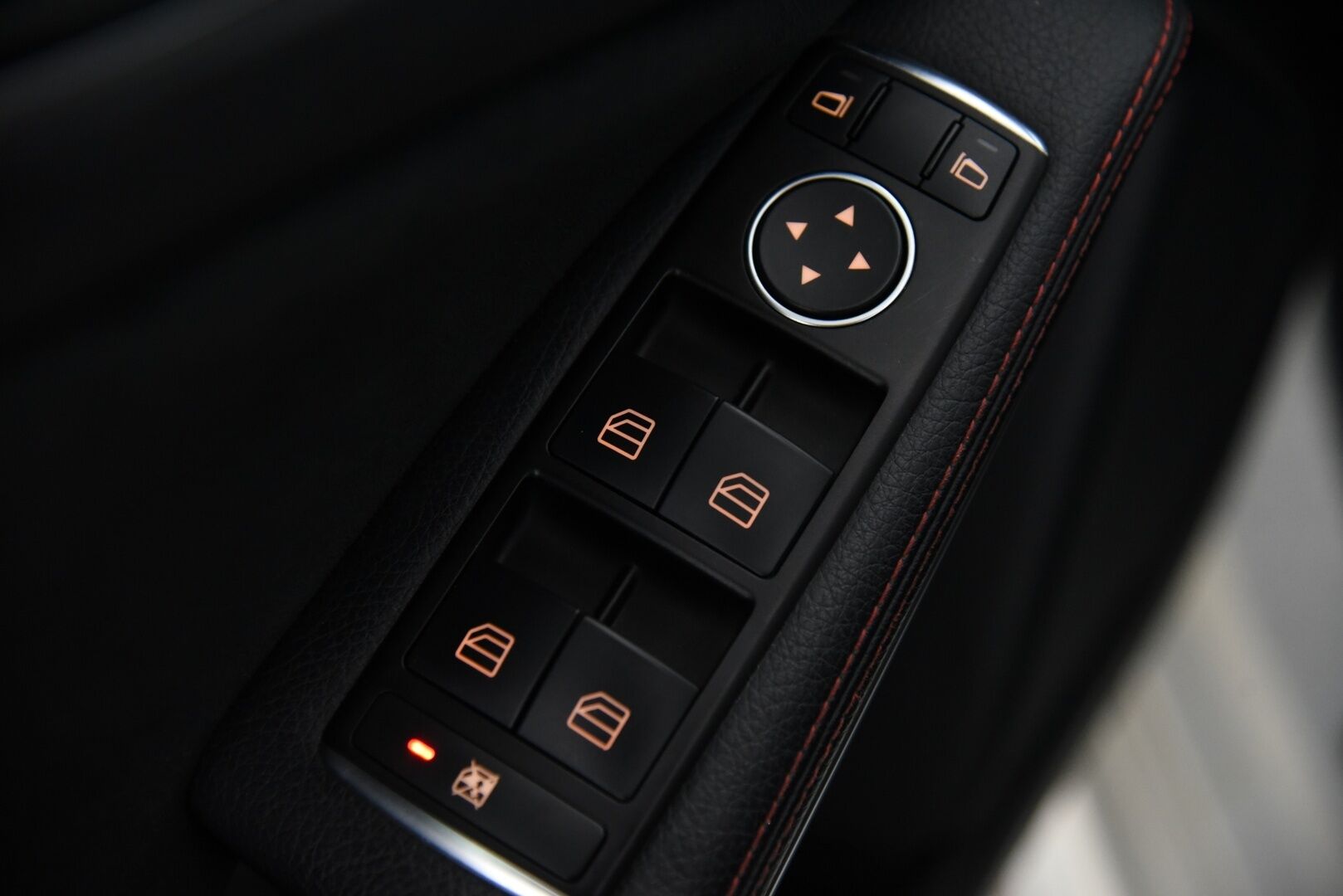 Mercedes-Benz A 2013 250 Sport A Premium Business AMG /  Panorama / Nahka-alcantara / Vakkari / Xenon-valot - AMG sisä- ja ulkopaketilla! / Luotettavalla 2L moottorilla! / 2x renkaat / Juuri katsastettu / - HULLUT JOULUT KORKOTARJOUS 2,49% 