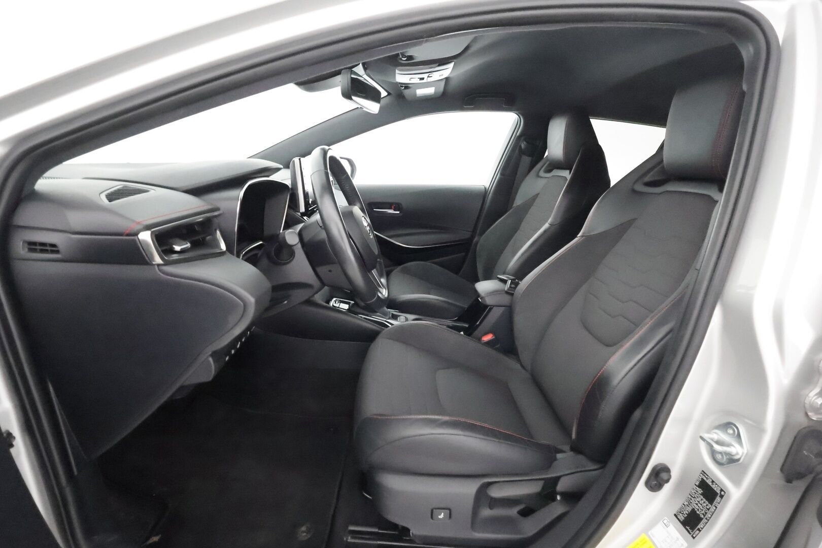 Toyota Corolla 2019 Touring Sports 1,8 Hybrid Style Business - 1-om. Suomi-auto / Adapt. Vakkari / P-kamera / Kaistavahti / LED-valot / KeylessGo / 2x Renkaat / Navi