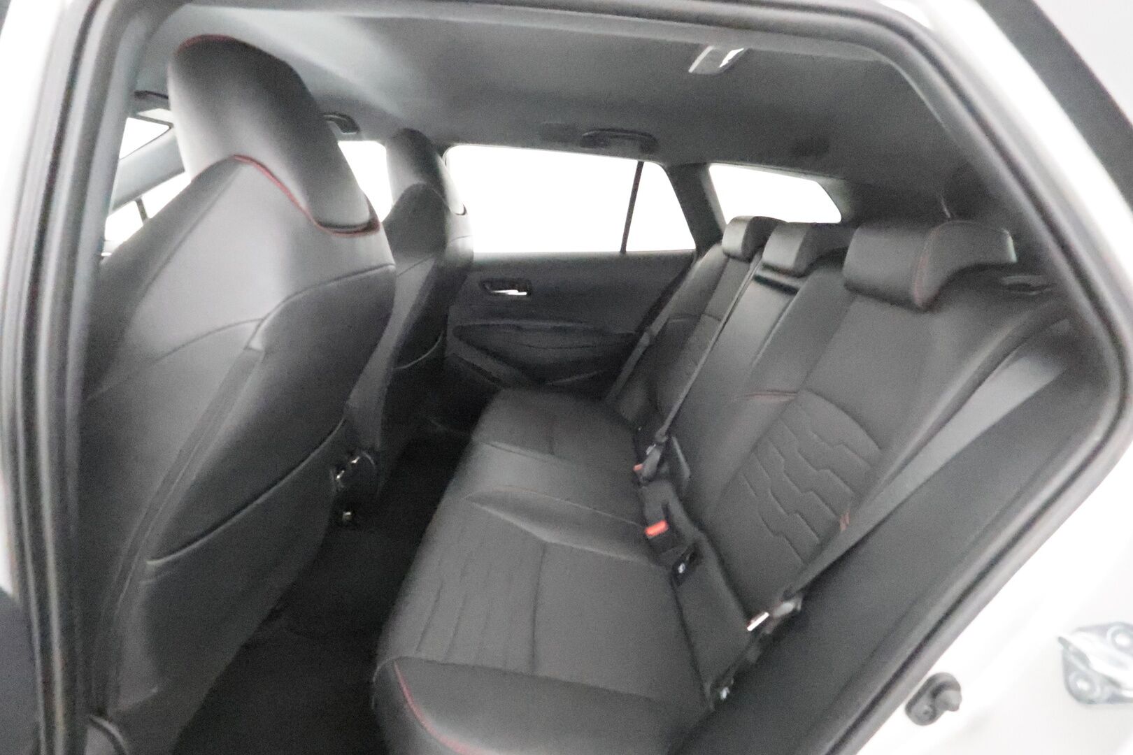 Toyota Corolla 2019 Touring Sports 1,8 Hybrid Style Business - 1-om. Suomi-auto / Adapt. Vakkari / P-kamera / Kaistavahti / LED-valot / KeylessGo / 2x Renkaat / Navi