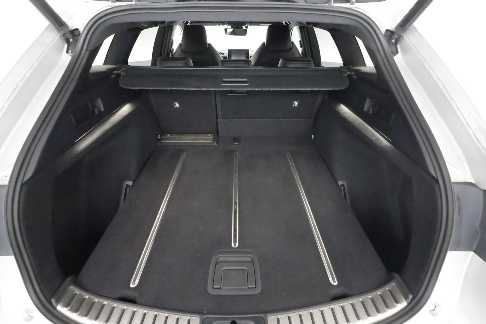 Toyota Corolla 2019 Touring Sports 1,8 Hybrid Style Business - 1-om. Suomi-auto / Adapt. Vakkari / P-kamera / Kaistavahti / LED-valot / KeylessGo / 2x Renkaat / Navi