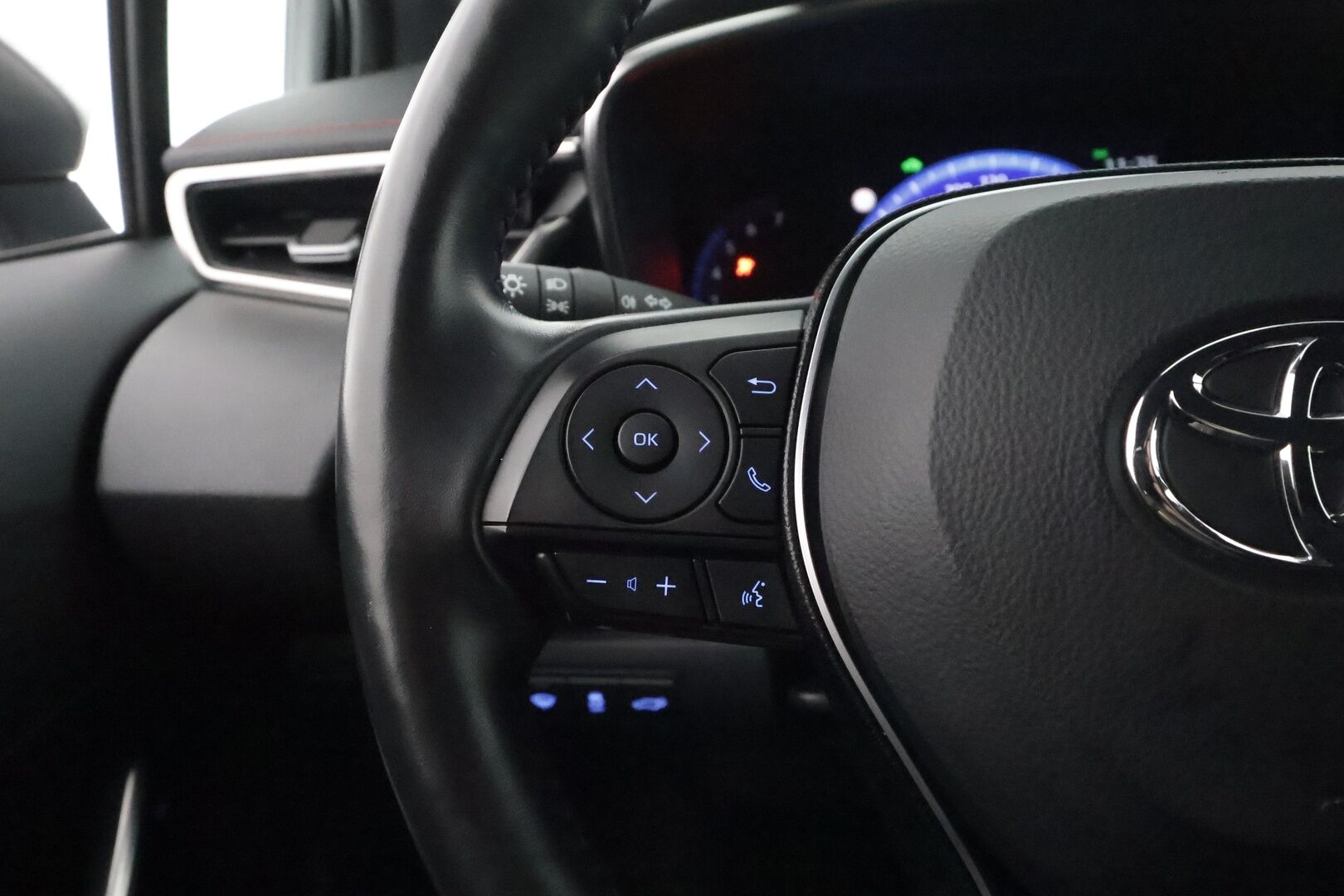 Toyota Corolla 2019 Touring Sports 1,8 Hybrid Style Business - 1-om. Suomi-auto / Adapt. Vakkari / P-kamera / Kaistavahti / LED-valot / KeylessGo / 2x Renkaat / Navi
