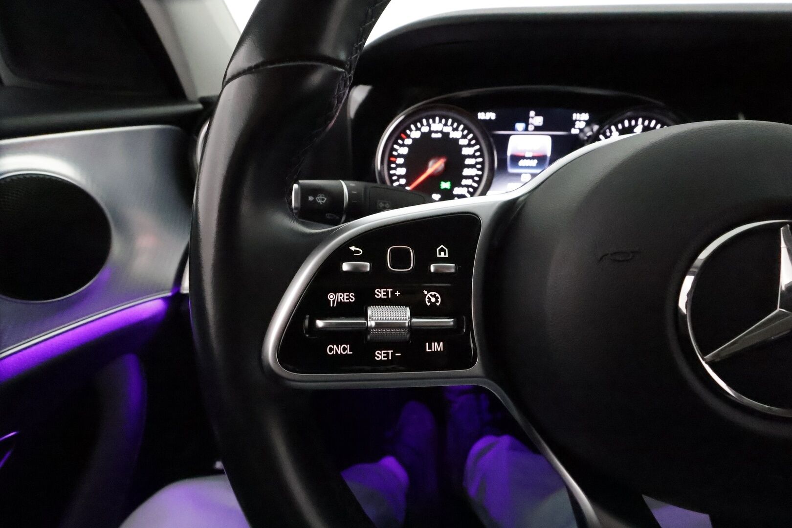 Mercedes-Benz E 2019 300 e A Business Edition EQ Power *Sportpenkit / LED-High Performance / P.Kamera / Navi / Vakkari / Ambient-valaistus* - Suomi-auto / Kahdet Renkaat
