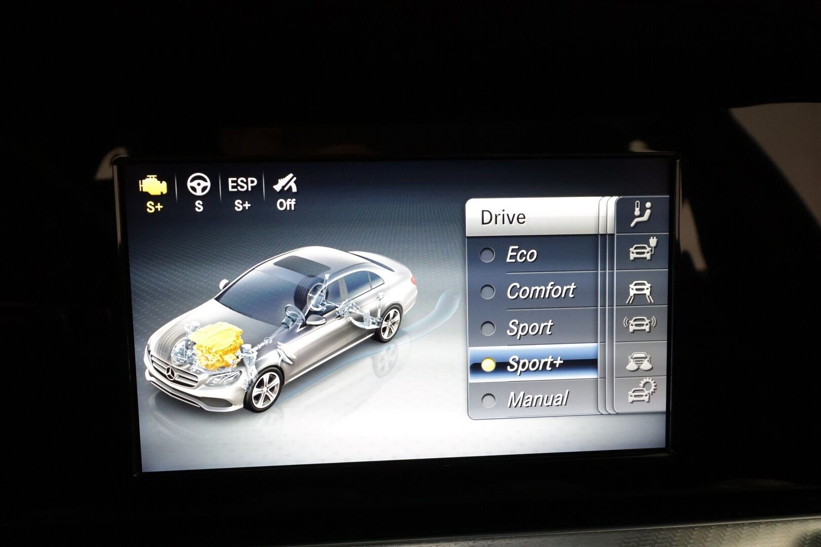 Mercedes-Benz E 2019 300 e A Business Edition EQ Power *Sportpenkit / LED-High Performance / P.Kamera / Navi / Vakkari / Ambient-valaistus* - Akku kuntotarkastettu! / Suomi-auto / Kahdet Renkaat / Juuri huollettu! - HULLUT VÄLIPÄIVÄT KORKOTARJOUS 2,49%