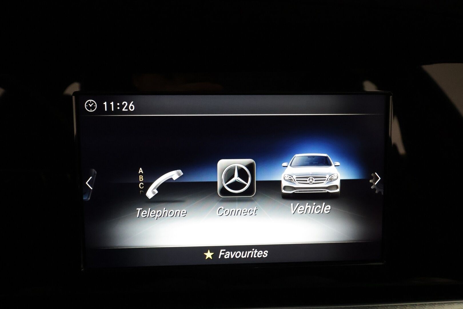Mercedes-Benz E 2019 300 e A Business Edition EQ Power *Sportpenkit / LED-High Performance / P.Kamera / Navi / Vakkari / Ambient-valaistus* - Suomi-auto / Kahdet Renkaat