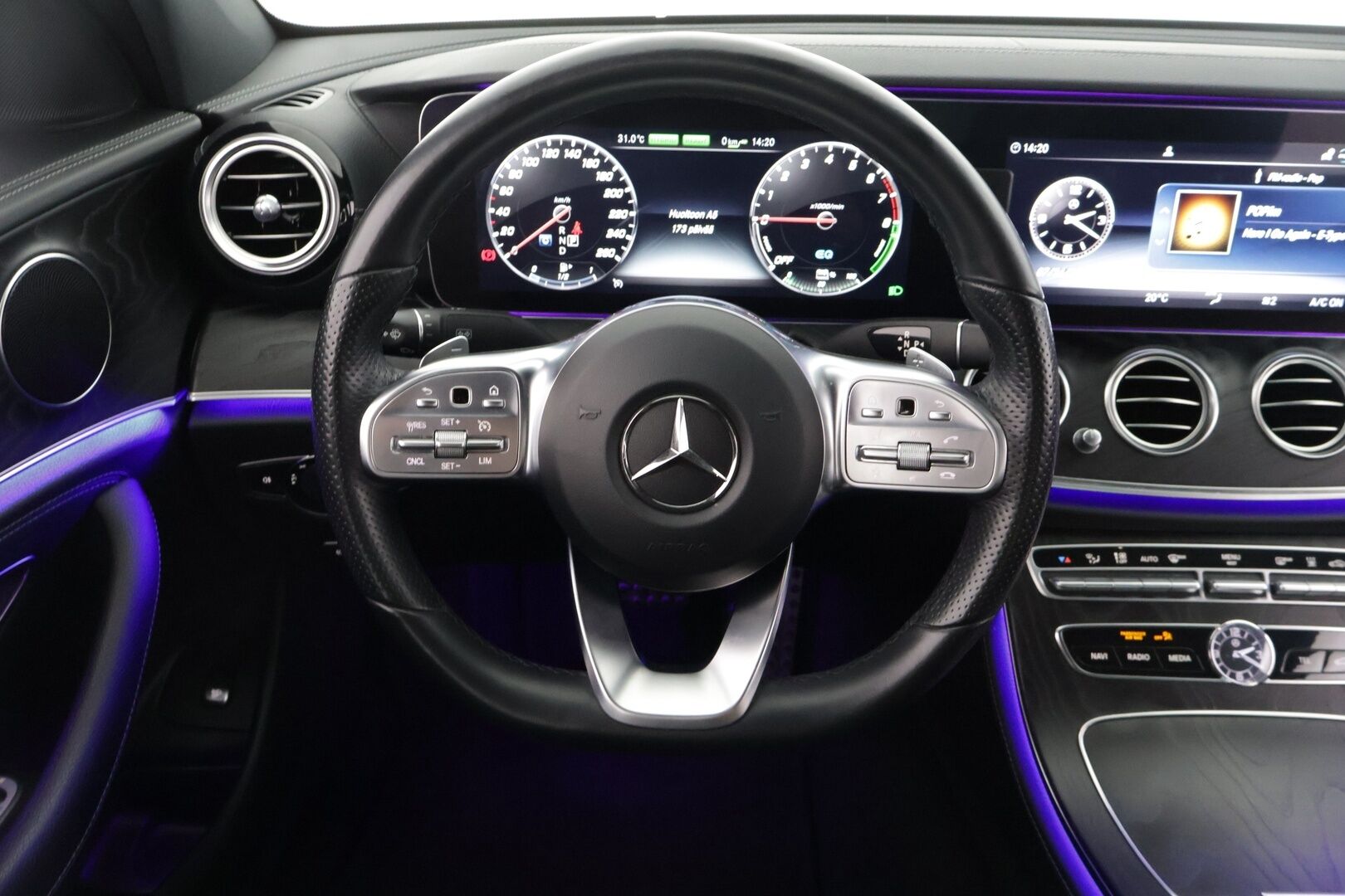Mercedes-Benz E 2019 300 e A Business AMG Edition EQ Power *Vakkari / P-kamera / Nahka-alcantara / Sporttipenkit / Multibeam LED*