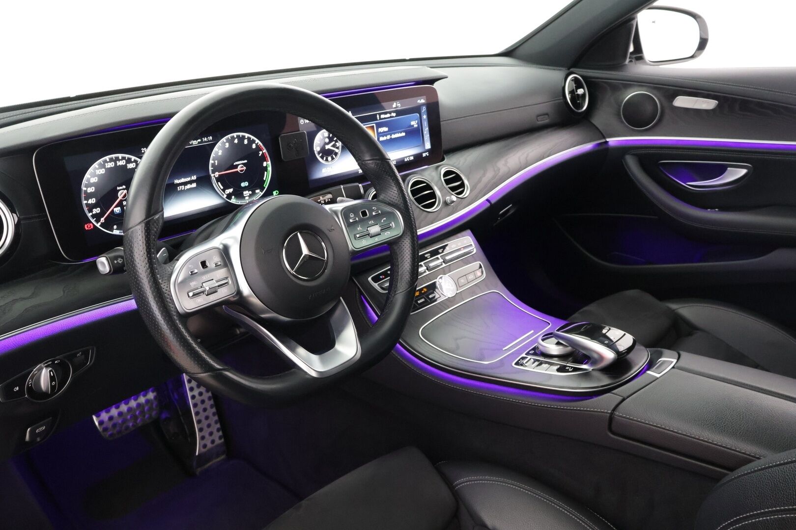 Mercedes-Benz E 2019 300 e A Business AMG Edition EQ Power *Vakkari / P-kamera / Nahka-alcantara / Sporttipenkit / Multibeam LED*