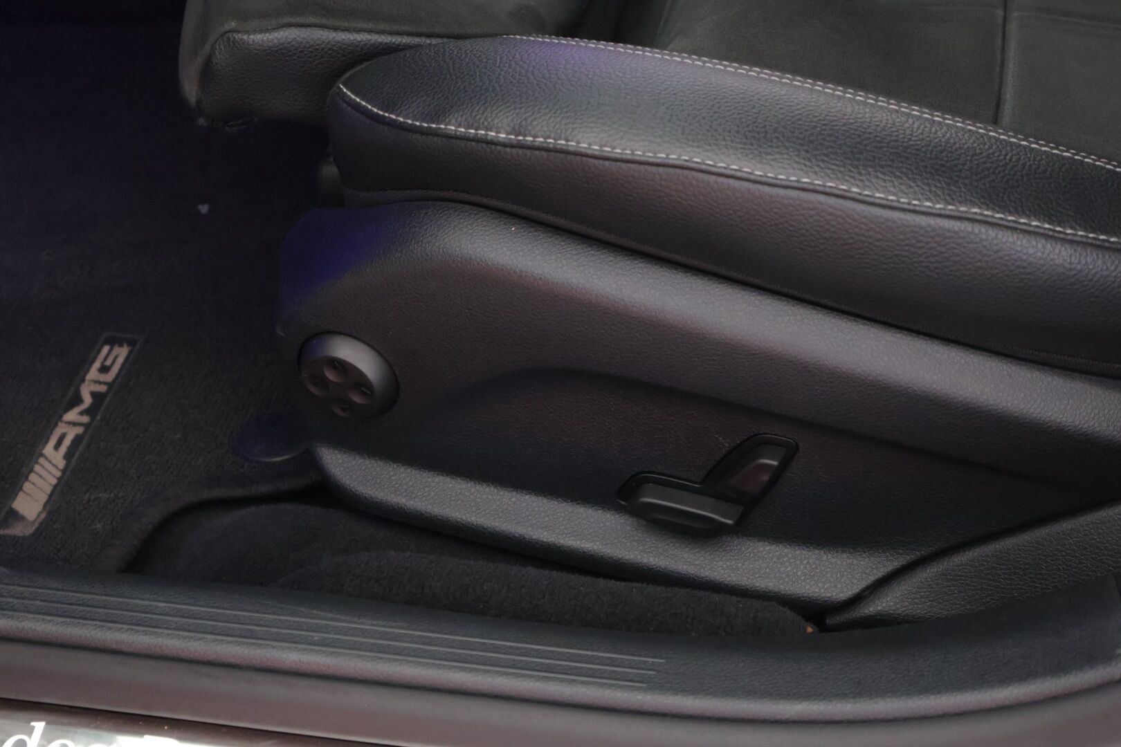 Mercedes-Benz E 2019 300 e A Business AMG Edition EQ Power *Vakkari / P-kamera / Nahka-alcantara / Sporttipenkit / Multibeam LED*