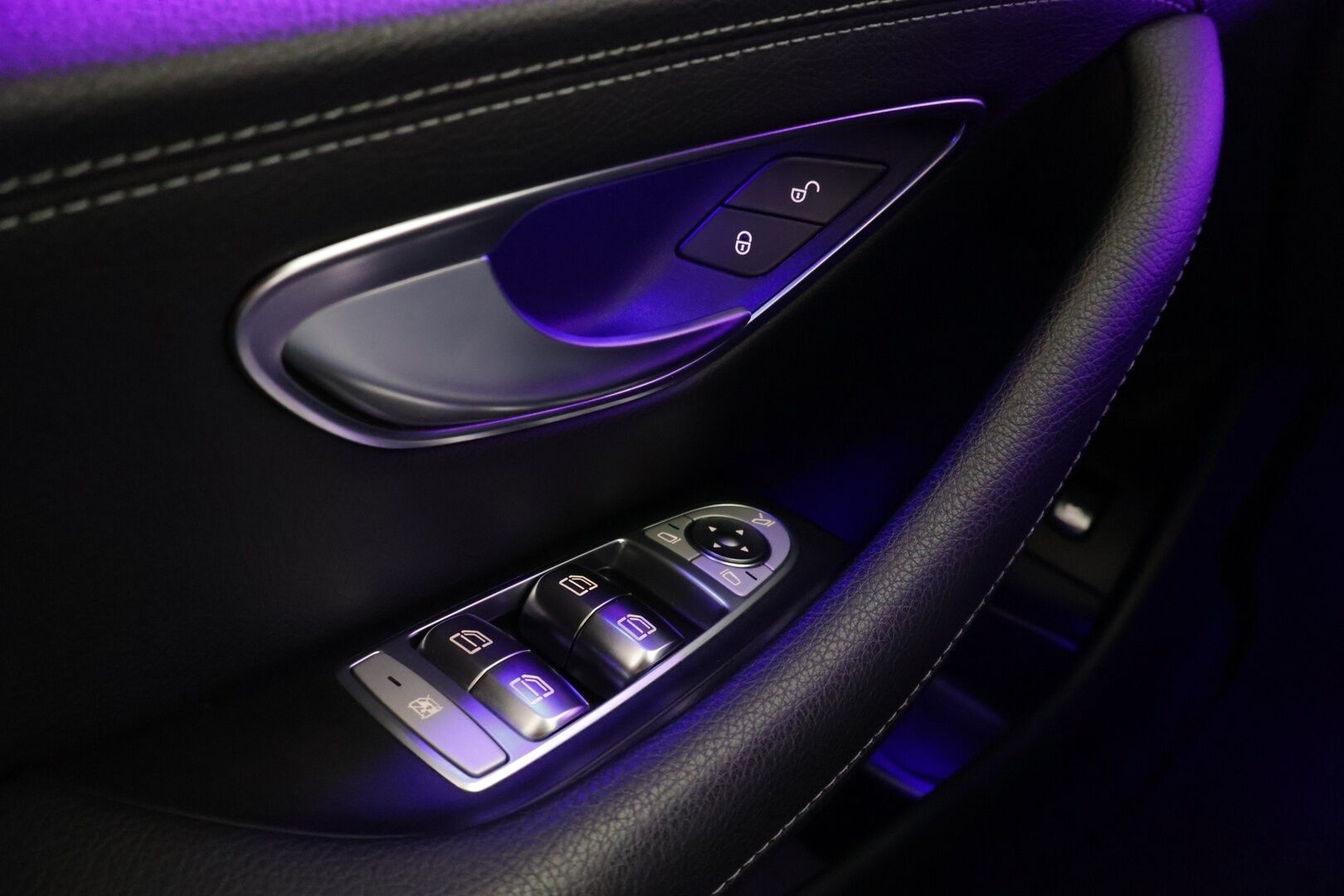 Mercedes-Benz E 2019 300 e A Business AMG Edition EQ Power *Vakkari / P-kamera / Nahka-alcantara / Sporttipenkit / Multibeam LED*