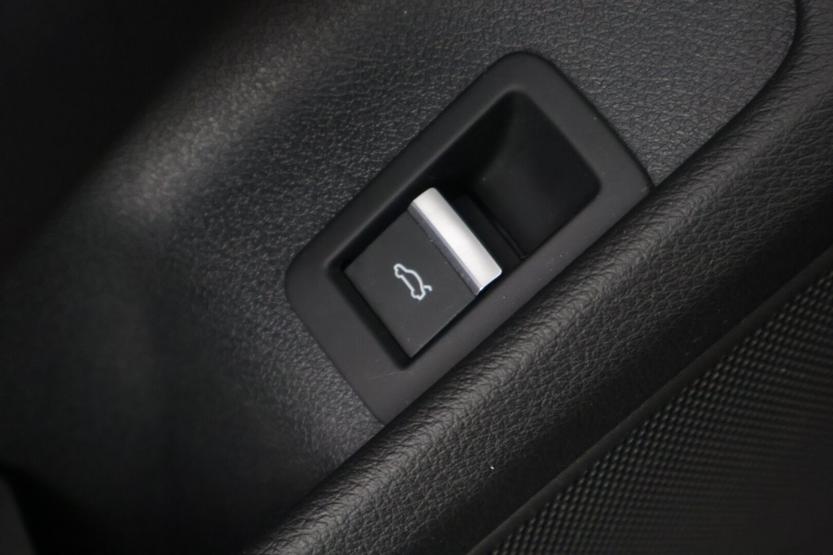 Audi A4 2019 Sedan Business Comfort Edition 35 TFSI 110 kW MHEV S tronic *Nahkasisusta / Sporttipenkit / Webasto / Keyless / Navi!* - / Juuri katsastettu / 2x hyvät renkaat /