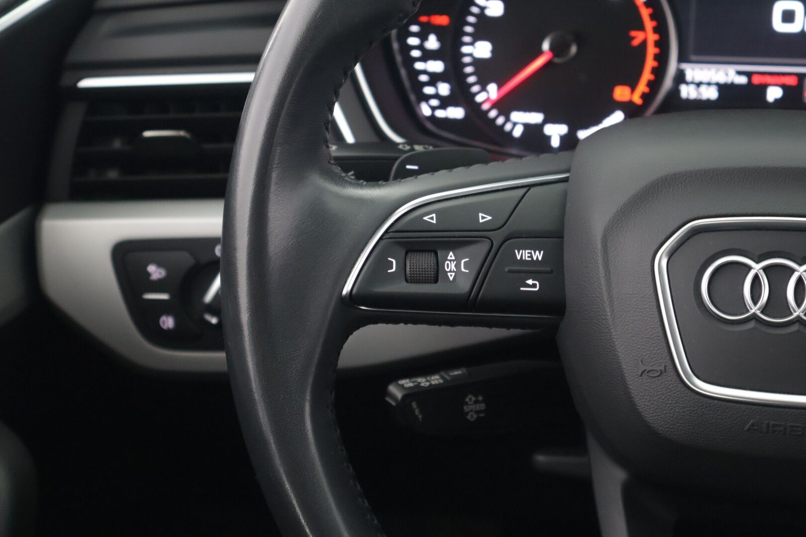 Audi A4 2019 Sedan Business Comfort Edition 35 TFSI 110 kW MHEV S tronic *Nahkasisusta / Sporttipenkit / Webasto / Keyless / Navi!* - / Juuri katsastettu / 2x hyvät renkaat /