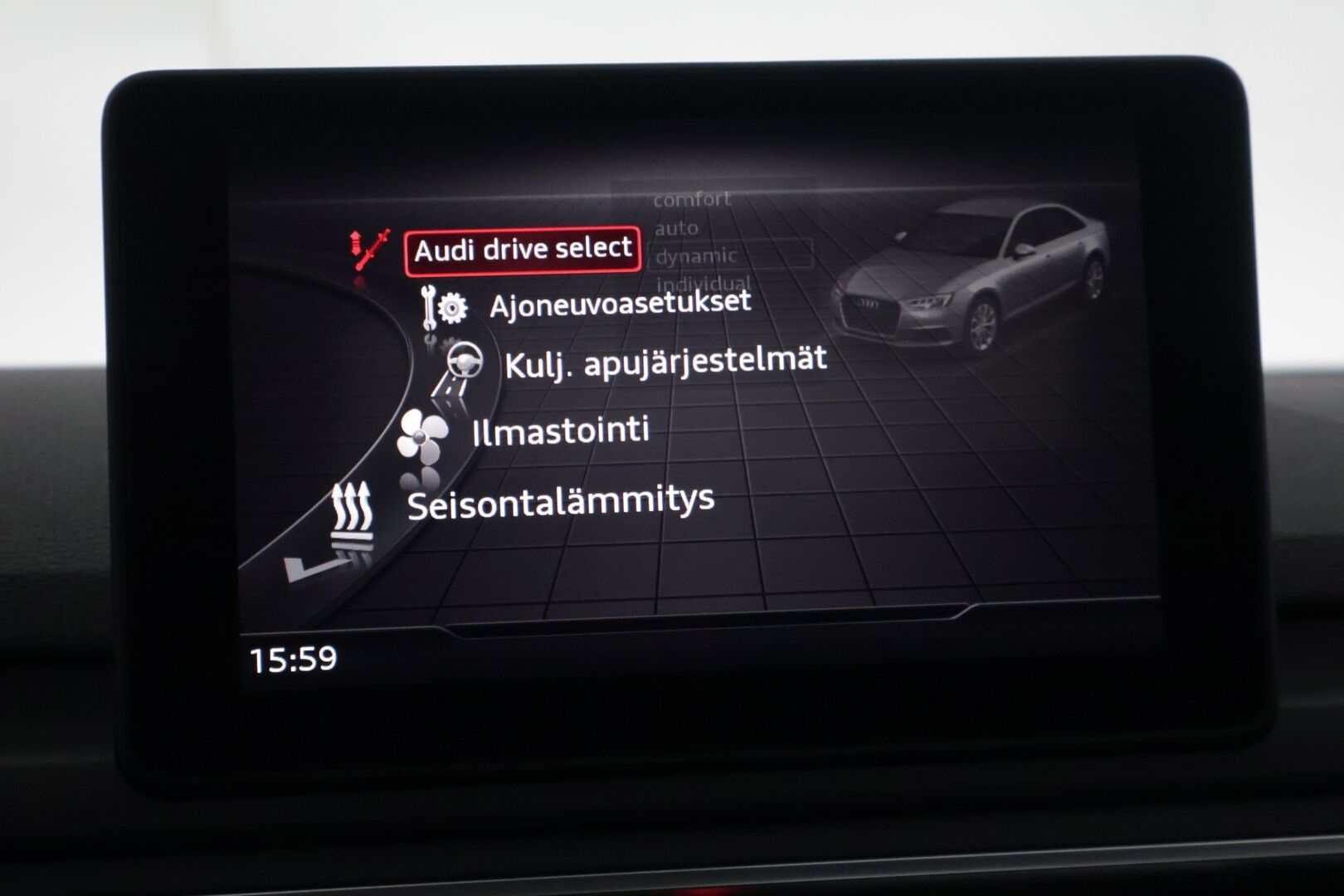 Audi A4 2019 Sedan Business Comfort Edition 35 TFSI 110 kW MHEV S tronic *Nahkasisusta / Sporttipenkit / Webasto / Keyless / Navi!* - / Juuri katsastettu / 2x hyvät renkaat /