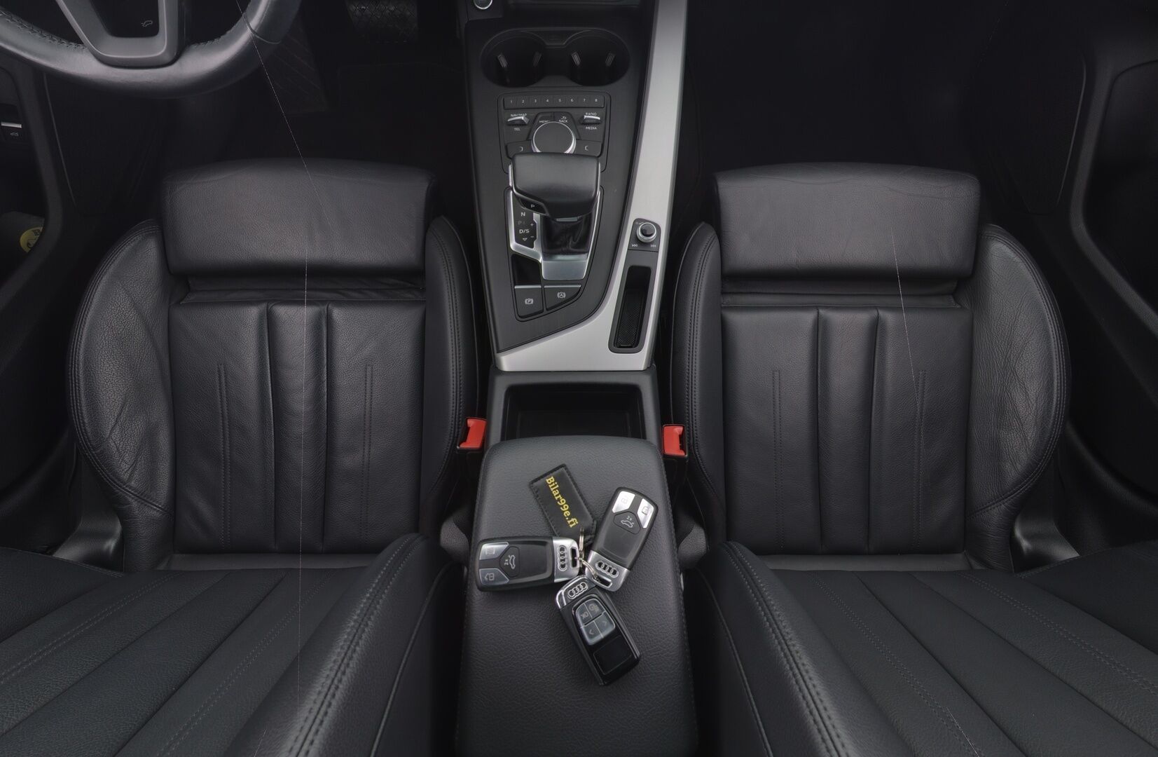 Audi A4 2019 Sedan Business Comfort Edition 35 TFSI 110 kW MHEV S tronic *Nahkasisusta / Sporttipenkit / Webasto / Keyless / Navi!* - / Juuri katsastettu / 2x hyvät renkaat /