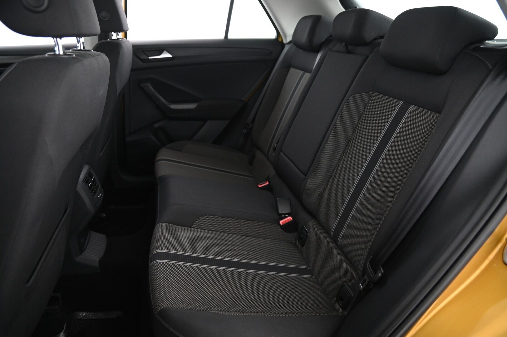 Volkswagen T-Roc 2019 Style 1,5 TSI EVO 110 kW *ACC / P.tutkat / Lohko / LED* - Suomi-auto / 2 Renkaat aluilla