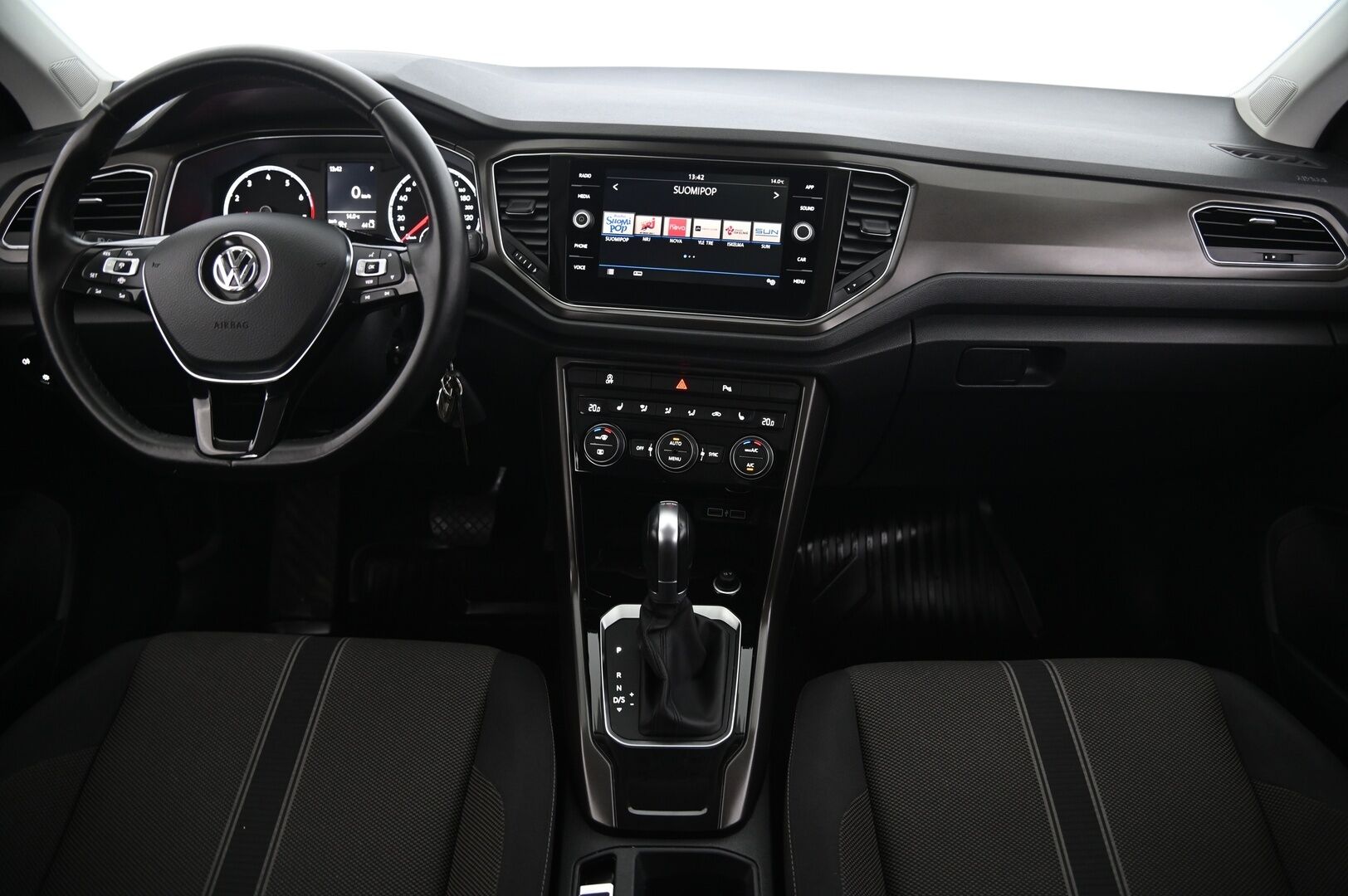 Volkswagen T-Roc 2019 Style 1,5 TSI EVO 110 kW *ACC / P.tutkat / Lohko / LED* - Suomi-auto / 2 Renkaat aluilla