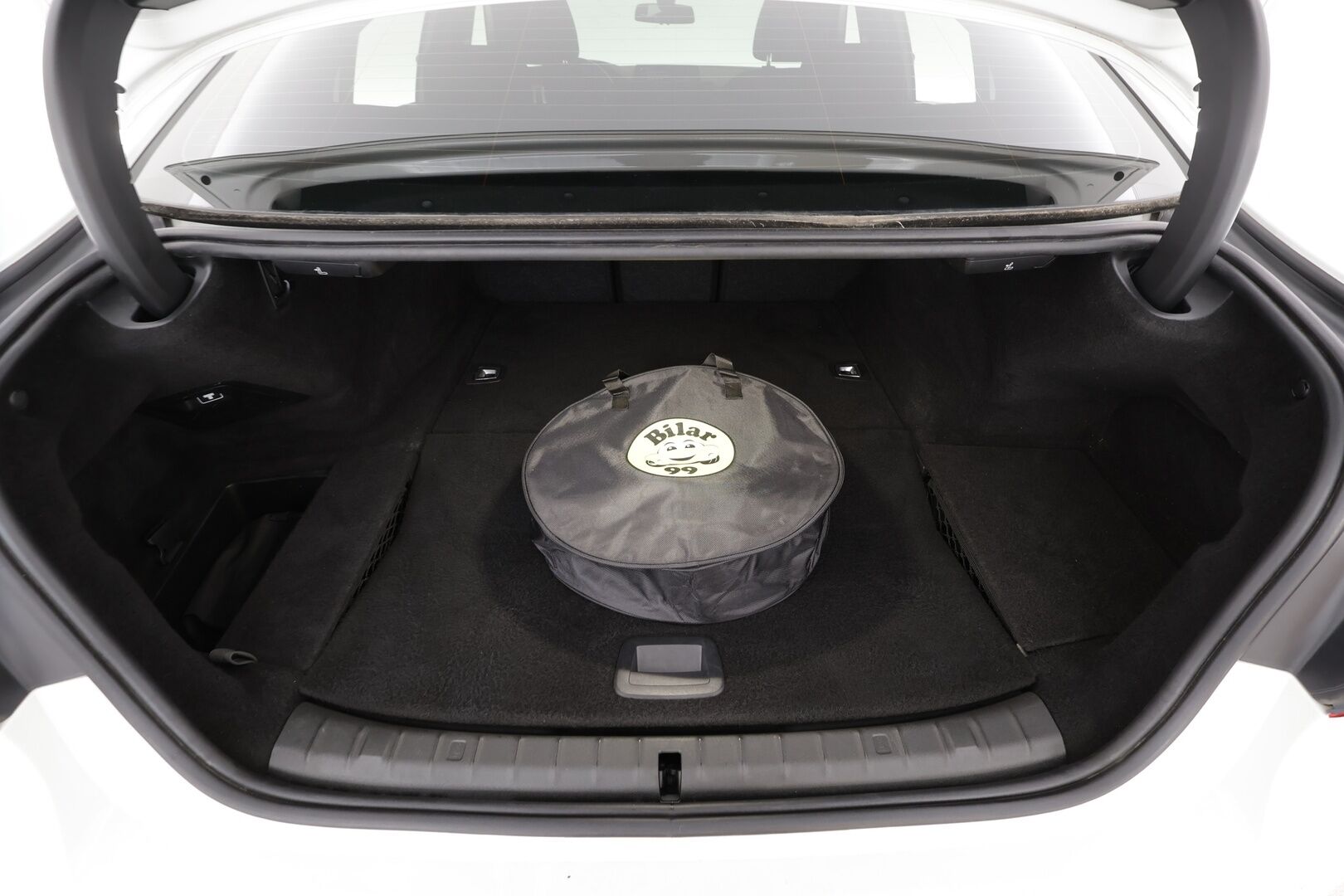 BMW 530 2019 G30 Sedan 530e A Charged Edition M Sport * Vakkari / P.kamera / Hifi / Sporttipenkit / Navi / LED * - Suomi-auto / Akku kuntotarkastettu! / Kahdet renkaat aluvanteilla