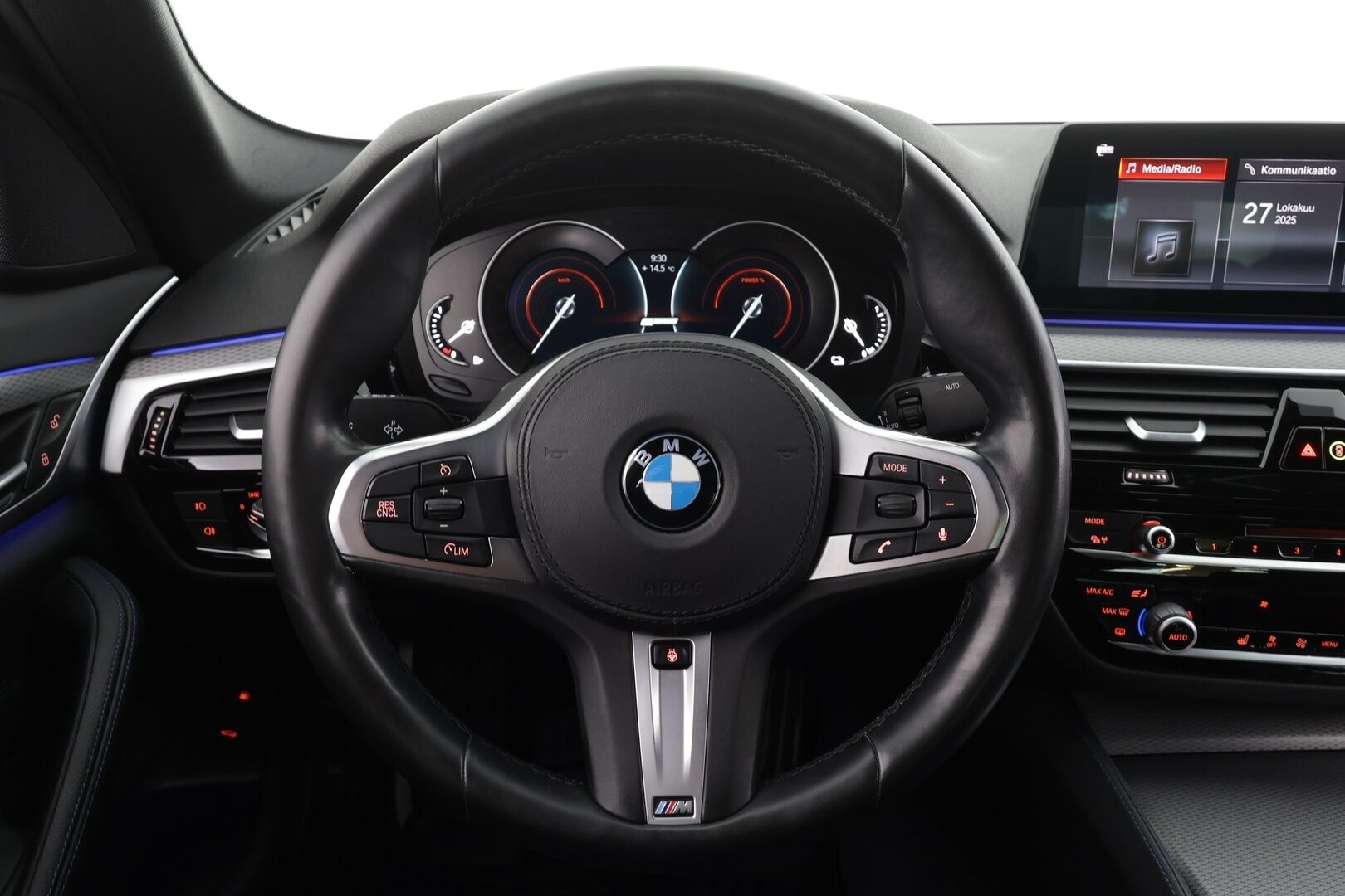 BMW 530 2019 G30 Sedan 530e A Charged Edition M Sport * Vakkari / P.kamera / Hifi / Sporttipenkit / Navi / LED * - Suomi-auto / Akku kuntotarkastettu! / Kahdet renkaat aluvanteilla