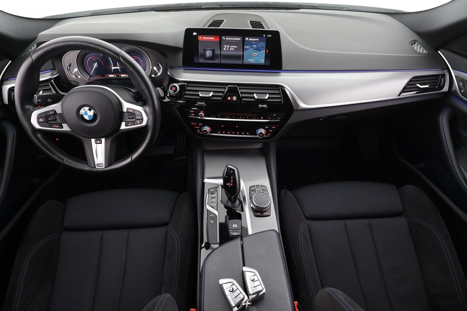 BMW 530 2019 G30 Sedan 530e A Charged Edition M Sport * Vakkari / P.kamera / Hifi / Sporttipenkit / Navi / LED * - Suomi-auto / Akku kuntotarkastettu! / Kahdet renkaat aluvanteilla