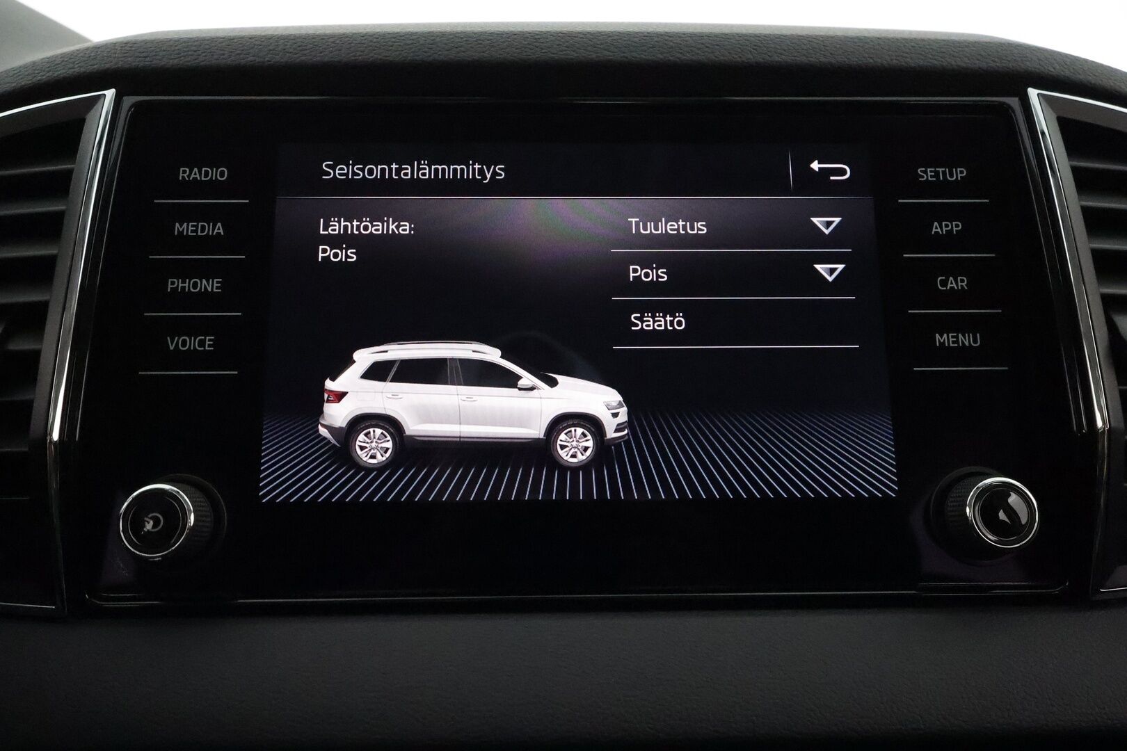 Skoda Karoq 2019 1,5 TSI Ambition DSG **1.Om Suomi-auto / Adapt.Vakkari / Webasto / P. tutkat / Apple&Android / KeylessGO / 2x Renkaat**