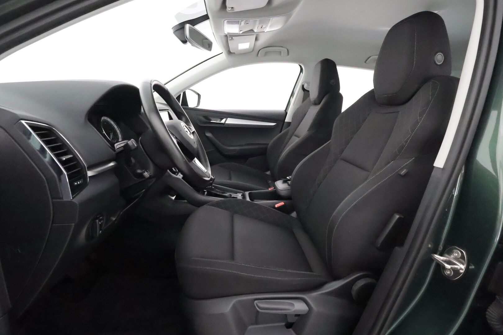 Skoda Karoq 2019 1,5 TSI Ambition DSG **1.Om Suomi-auto / Adapt.Vakkari / Webasto / P. tutkat / Apple&Android / KeylessGO / 2x Renkaat**