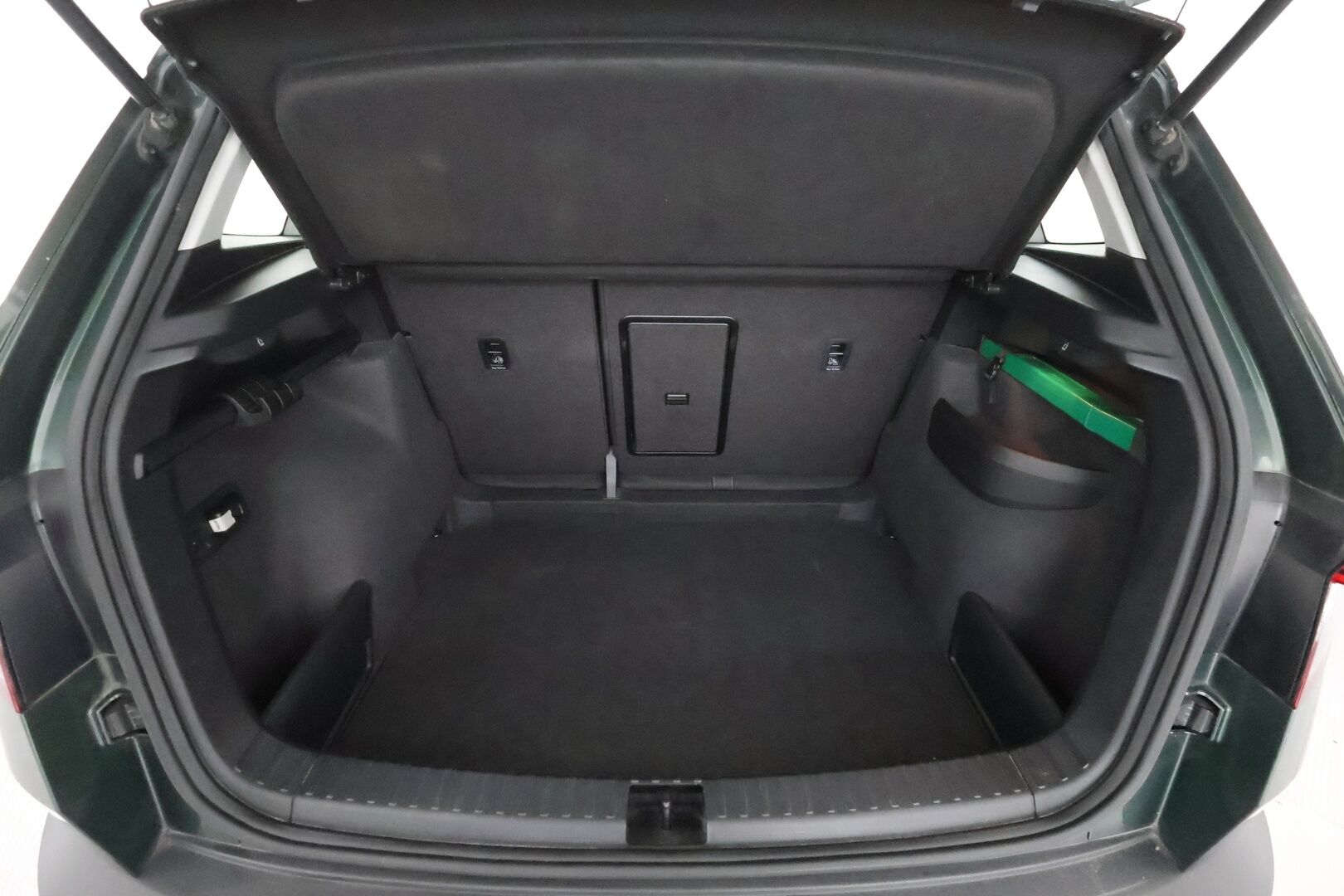 Skoda Karoq 2019 1,5 TSI Ambition DSG **1.Om Suomi-auto / Adapt.Vakkari / Webasto / P. tutkat / Apple&Android / KeylessGO / 2x Renkaat**