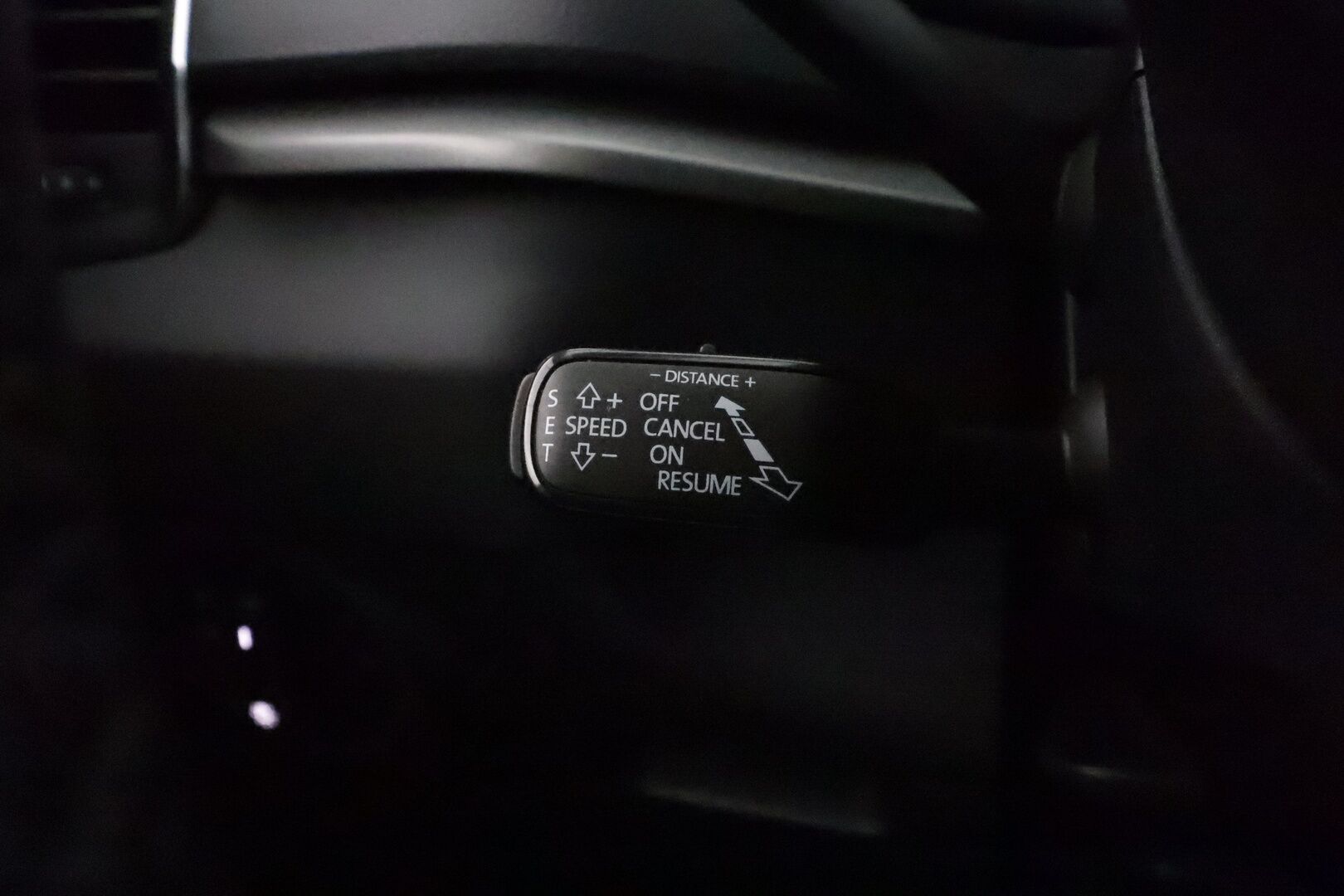 Skoda Karoq 2019 1,5 TSI Ambition DSG **1.Om Suomi-auto / Adapt.Vakkari / Webasto / P. tutkat / Apple&Android / KeylessGO / 2x Renkaat**