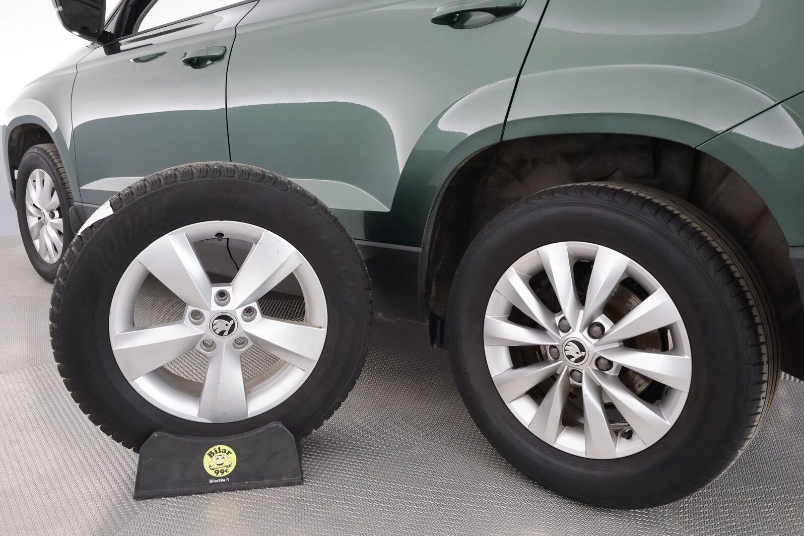 Skoda Karoq 2019 1,5 TSI Ambition DSG **1.Om Suomi-auto / Adapt.Vakkari / Webasto / P. tutkat / Apple&Android / KeylessGO / 2x Renkaat**