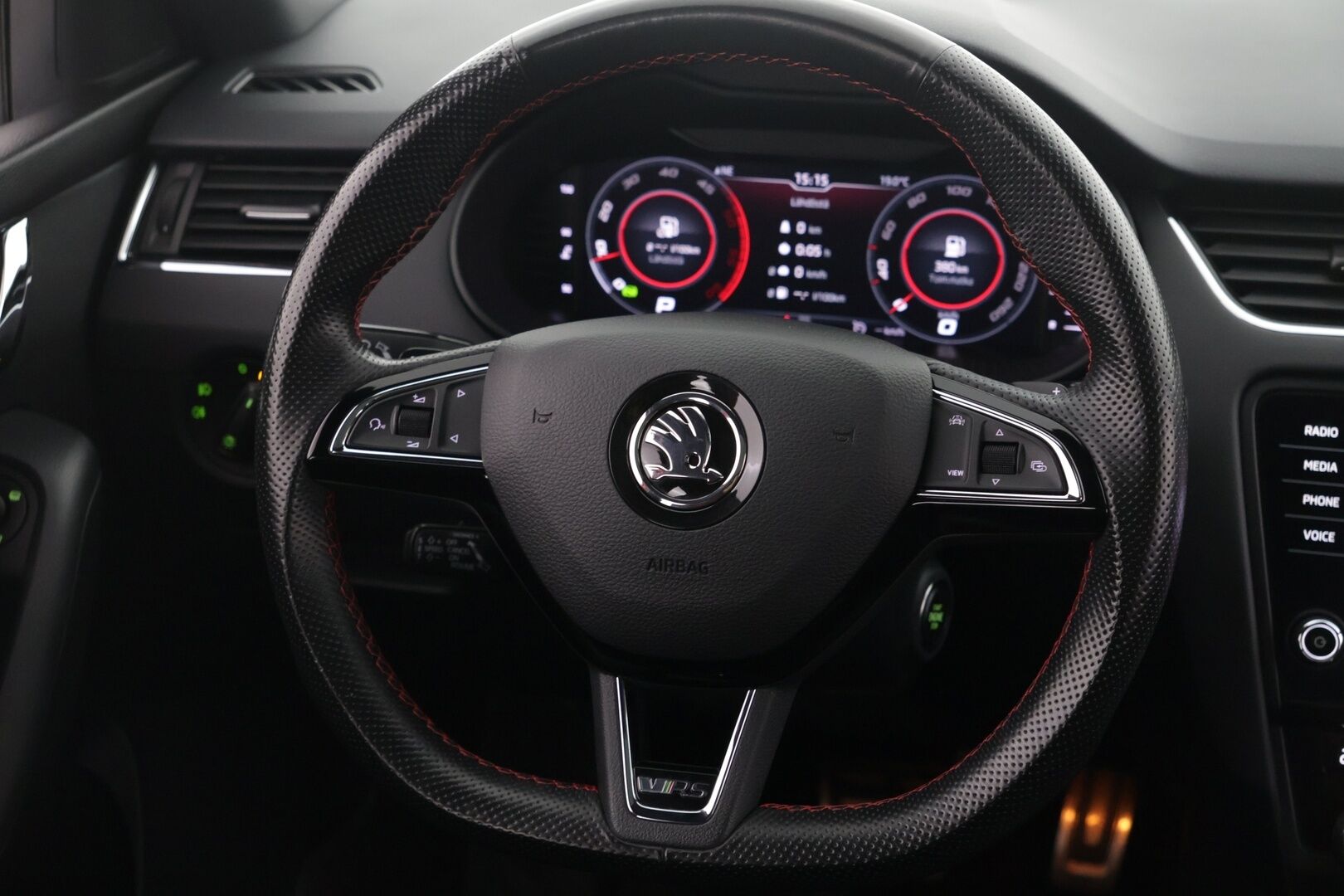 Skoda Octavia 2019 Combi 2,0 TDI 184 RS BusinessLine DSG Autom. - | ACC | Panorama | Maxton | Digimittari | Keyless | LED | APP-Connect |