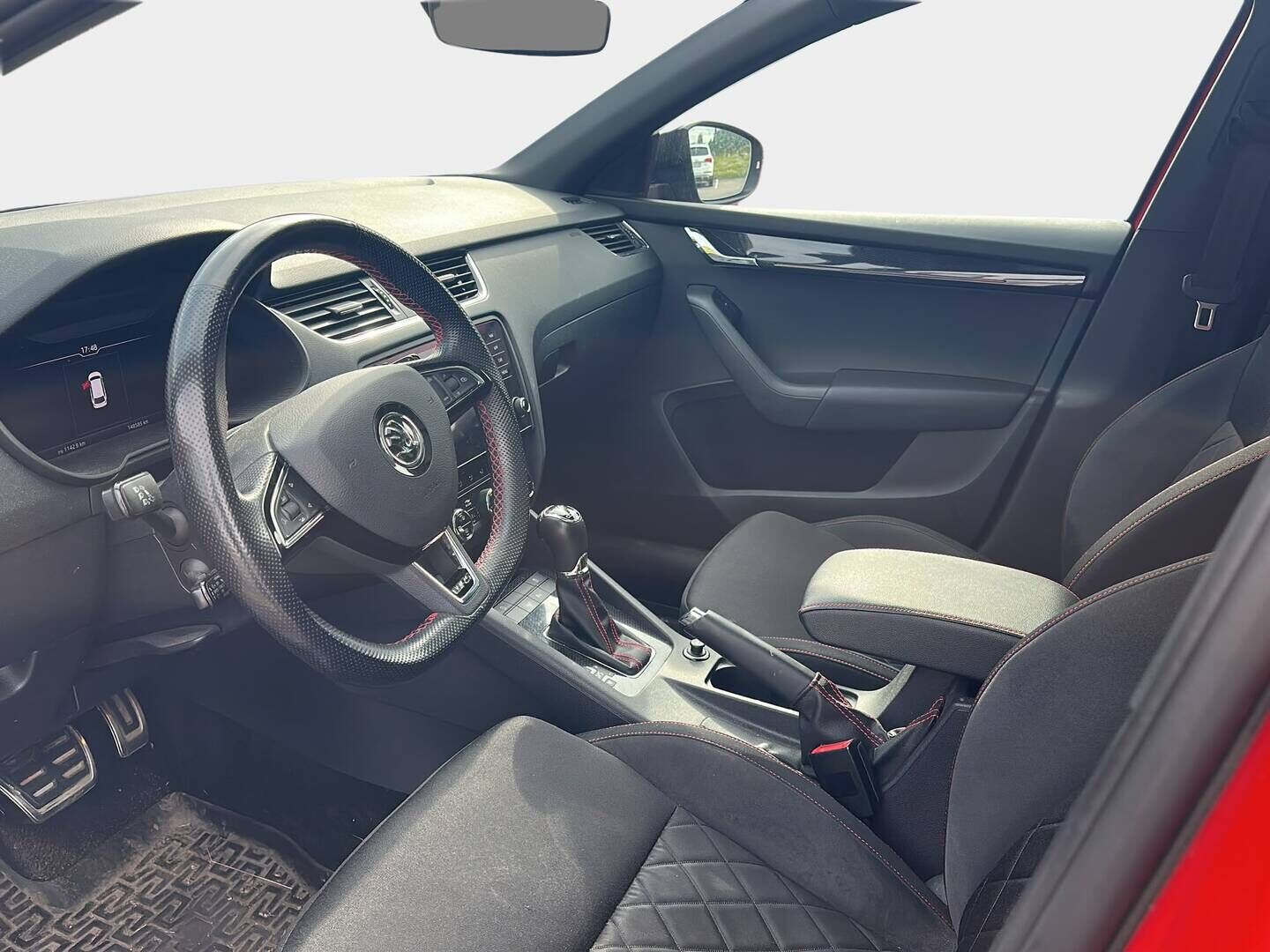 Skoda Octavia 2019 Combi 2,0 TDI 184 RS BusinessLine DSG Autom. - | HUIPPUVARUSTEET! | ACC! | PANORAAMA! | MAXTON DESIGN! | WEBASTO! | FLAT BOTTOM! | DIGIMITTARISTO! |