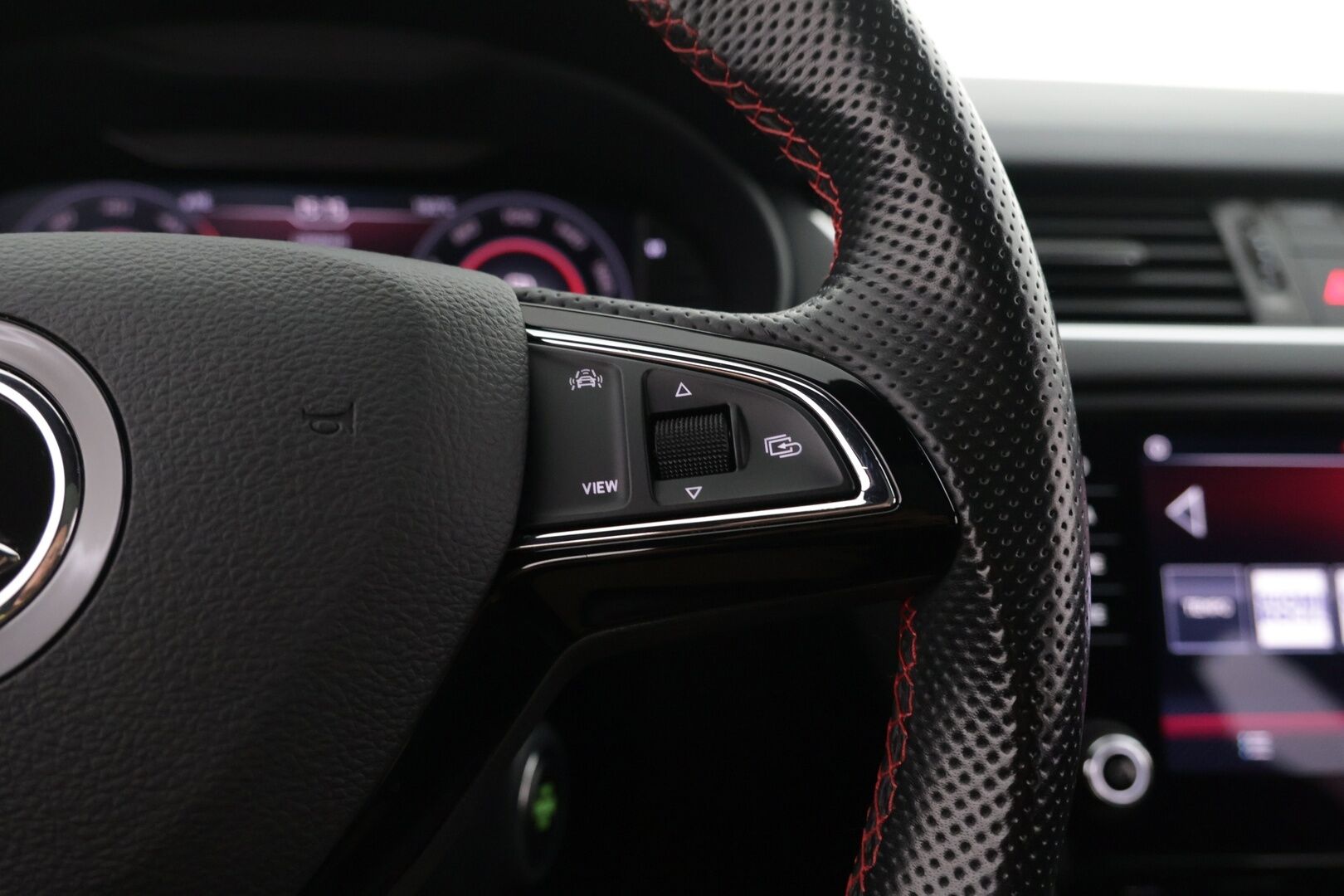 Skoda Octavia 2019 Combi 2,0 TDI 184 RS BusinessLine DSG Autom. - | ACC | Panorama | Maxton | Digimittari | Keyless | LED | APP-Connect |