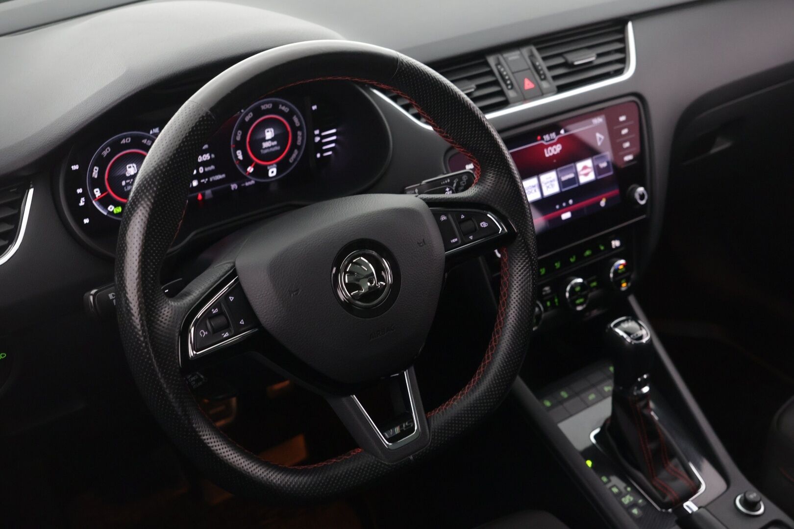 Skoda Octavia 2019 Combi 2,0 TDI 184 RS BusinessLine DSG Autom. - | ACC | Panorama | Maxton | Digimittari | Keyless | LED | APP-Connect |