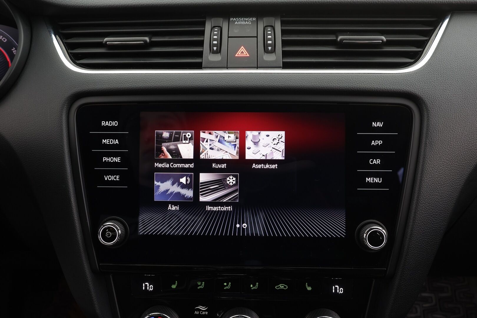 Skoda Octavia 2019 2,0 TSI RS BusinessLine DSG * Webasto / Koukku / ACC / Xenon / P.Tutkat / Navi / Kaistavahti / Keyless * - 1-om Suomi-auto / Kahdet renkaat