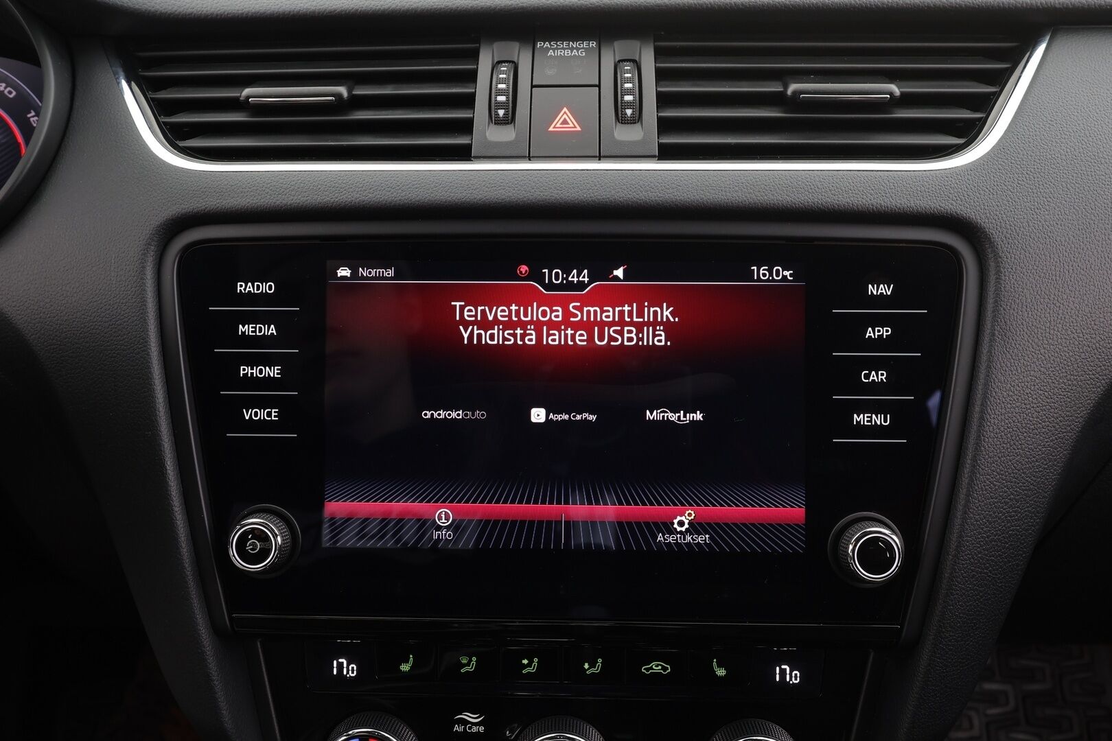 Skoda Octavia 2019 2,0 TSI RS BusinessLine DSG * Webasto / Koukku / ACC / Xenon / P.Tutkat / Navi / Kaistavahti / Keyless * - 1-om Suomi-auto / Kahdet renkaat