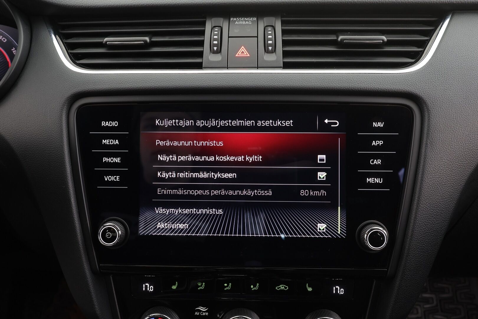 Skoda Octavia 2019 2,0 TSI RS BusinessLine DSG * Webasto / Koukku / ACC / Xenon / P.Tutkat / Navi / Kaistavahti / Keyless * - 1-om Suomi-auto / Kahdet renkaat