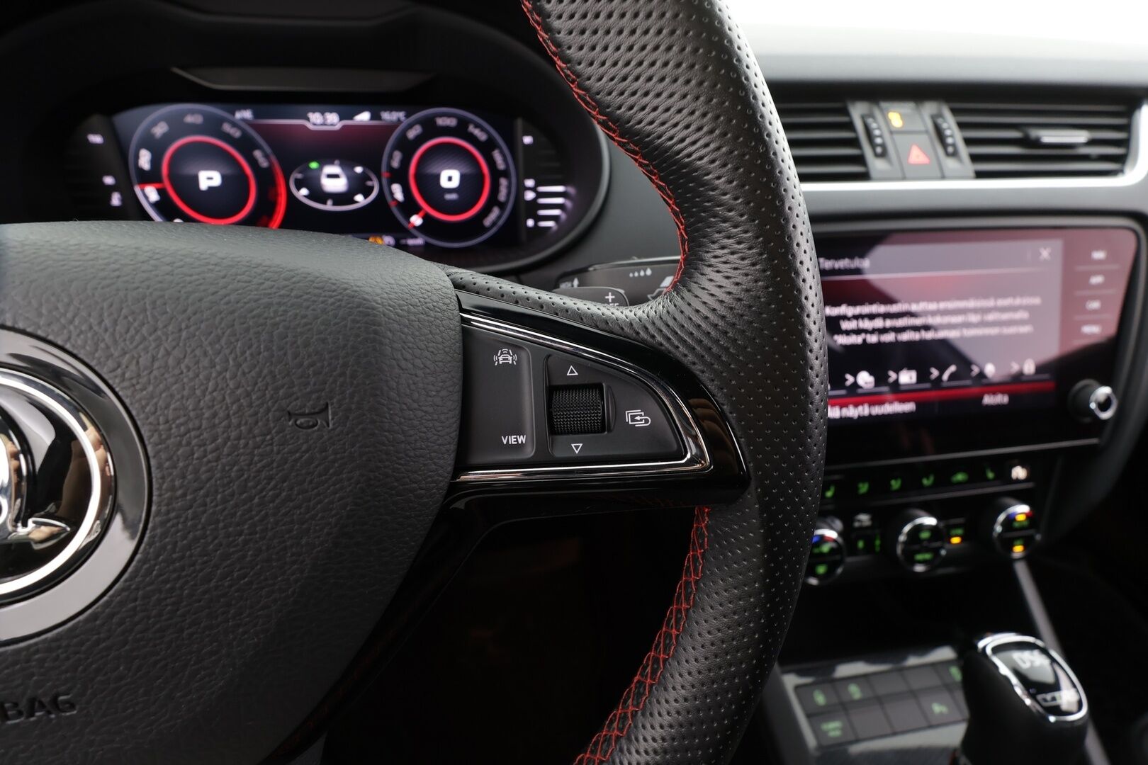 Skoda Octavia 2019 2,0 TSI RS BusinessLine DSG * Webasto / Koukku / ACC / Xenon / P.Tutkat / Navi / Kaistavahti / Keyless * - 1-om Suomi-auto / Kahdet renkaat