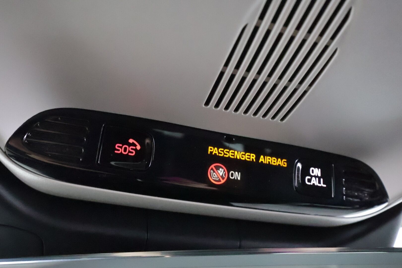 Volvo V60 Cross Country 2019 D4 AWD Business aut * Webasto / Koukku / ACC / Full-LED / P.Kamera / Navi / Keyless * - Kahdet renkaat aluvanteilla / Merkkihuollot / Suomi-auto 