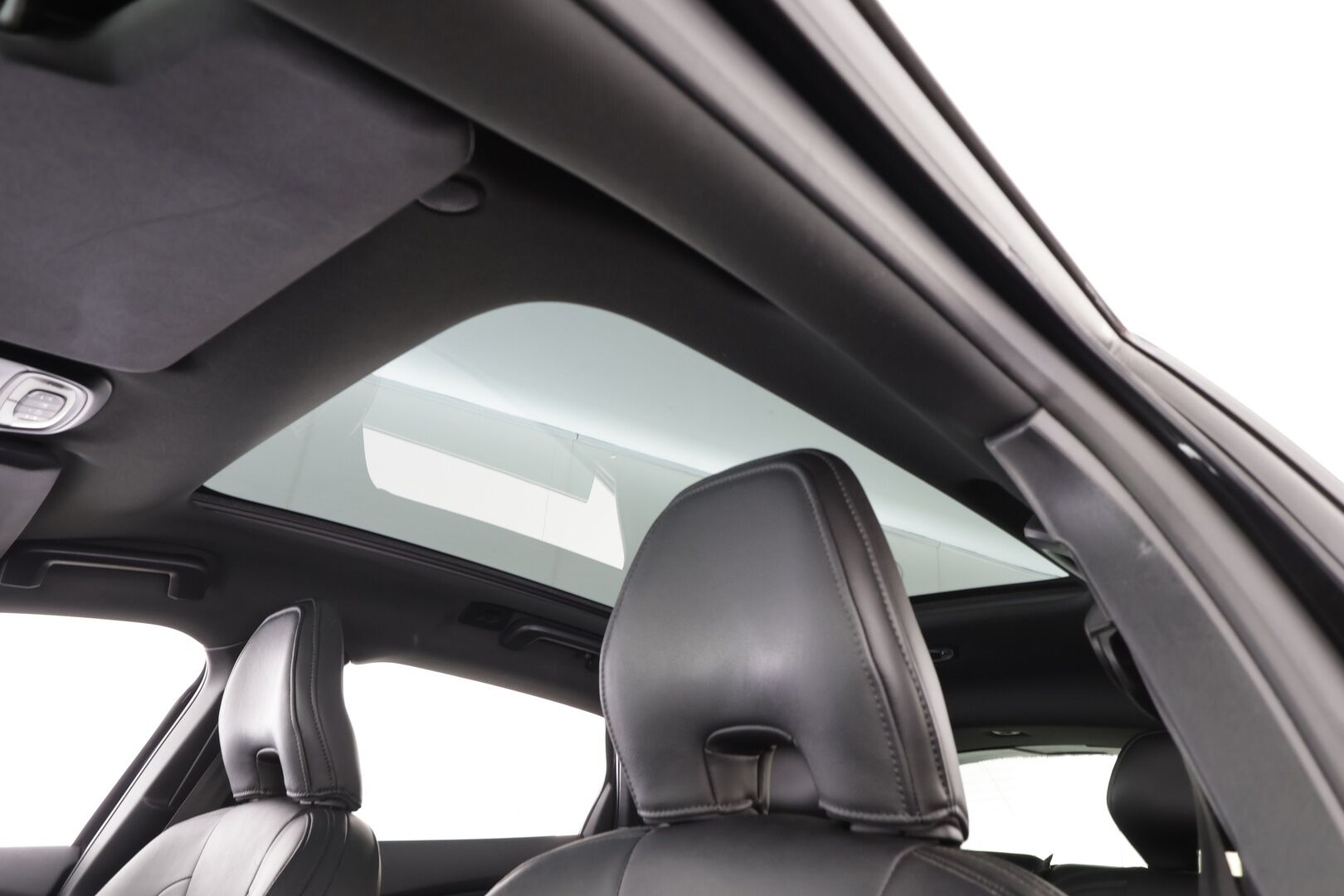 Volvo V40 2019 T2 Business Dynamic Edition aut - | Muistipenkki | Nahkasisusta | Webasto | Lasikatto | LED | Digimittari | P.kamera | Keyless | Vetokoukku | Navi | Bluetooth | 2x renkaat aluin | Huoltokirja | 