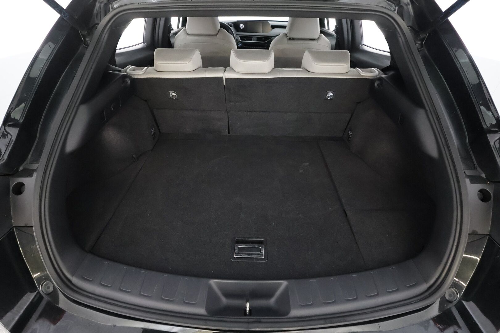 Lexus UX 2019 250h Comfort - | ACC | LED | P.Kamera | Navi | Kaistavahti | Keyless | Lohkolämmitin | Alcantara | Suomi-auto | Kahdet renkaat | Merkkihuollot |