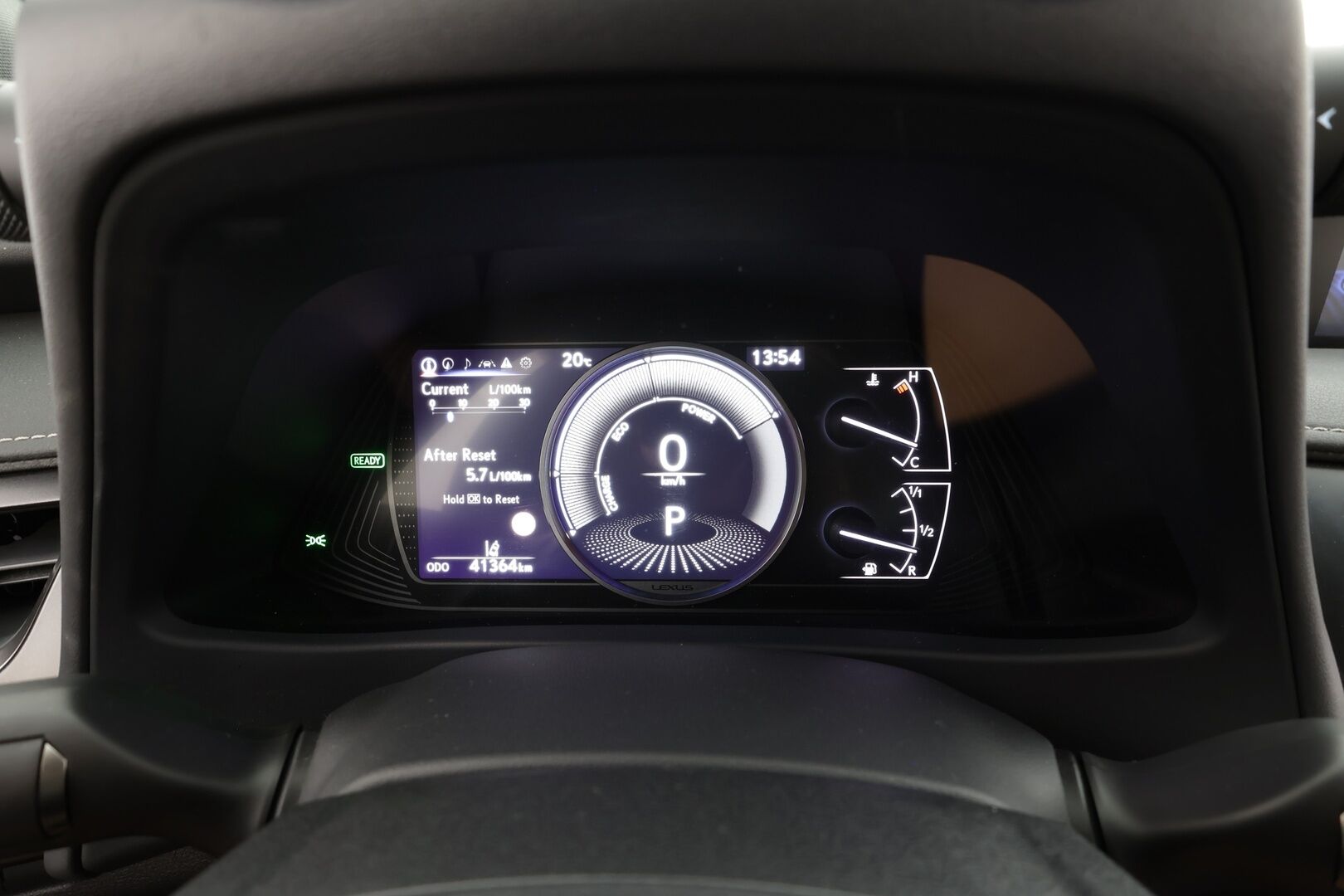 Lexus UX 2019 250h Comfort - | ACC | LED | P.Kamera | Navi | Kaistavahti | Keyless | Lohkolämmitin | Alcantara | Suomi-auto | Kahdet renkaat | Merkkihuollot |