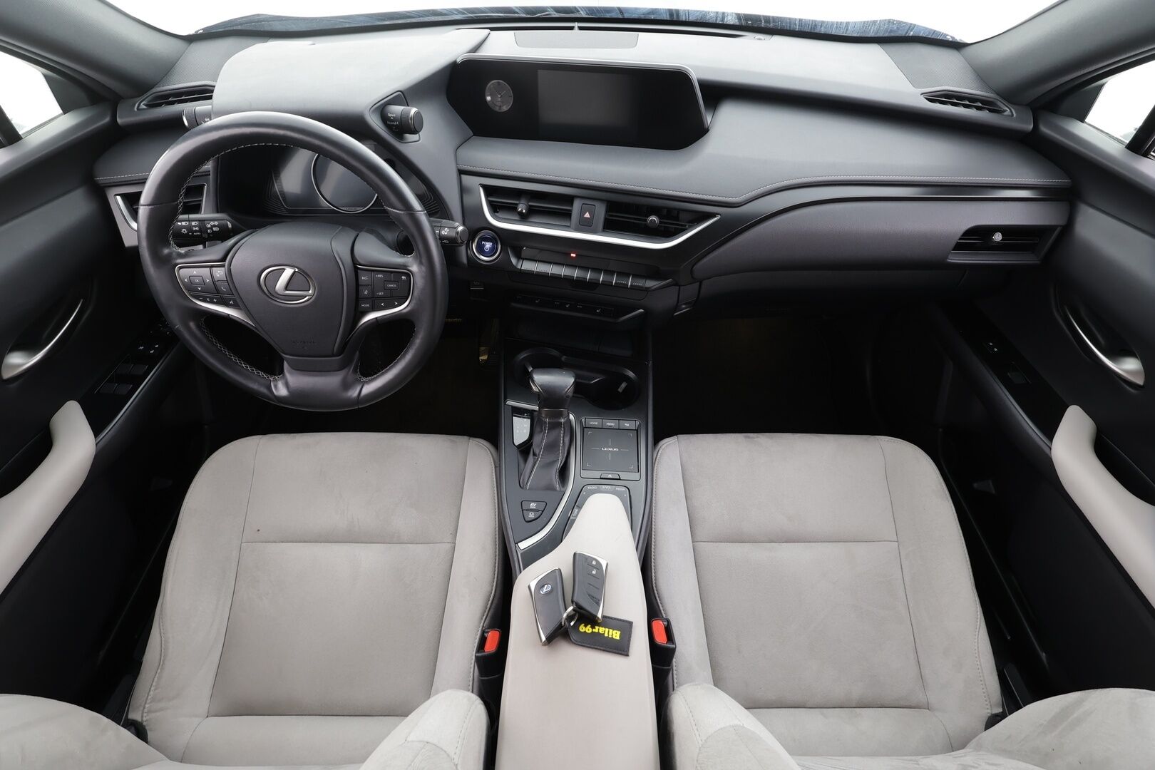Lexus UX 2019 250h Comfort - | ACC | LED | P.Kamera | Navi | Kaistavahti | Keyless | Lohkolämmitin | Alcantara | Suomi-auto | Kahdet renkaat | Merkkihuollot |