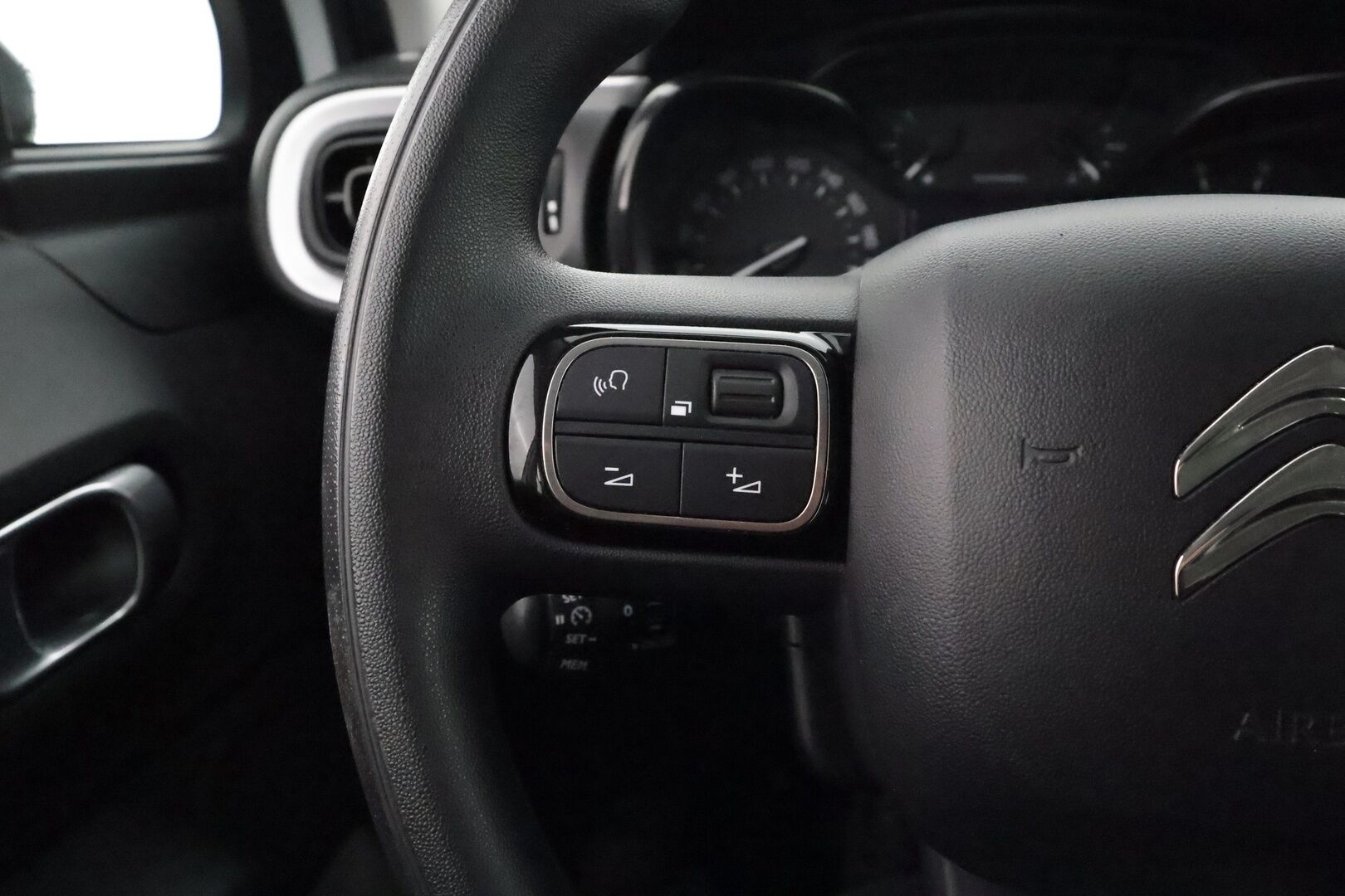 Citroen C3 2019 PureTech 110 Feel Automaatti - Jakopää tehty 01/2025 / Suomi-auto / Ennakkomyynnissä - HULLUT VÄLIPÄIVÄT KORKOTARJOUS 2,49%