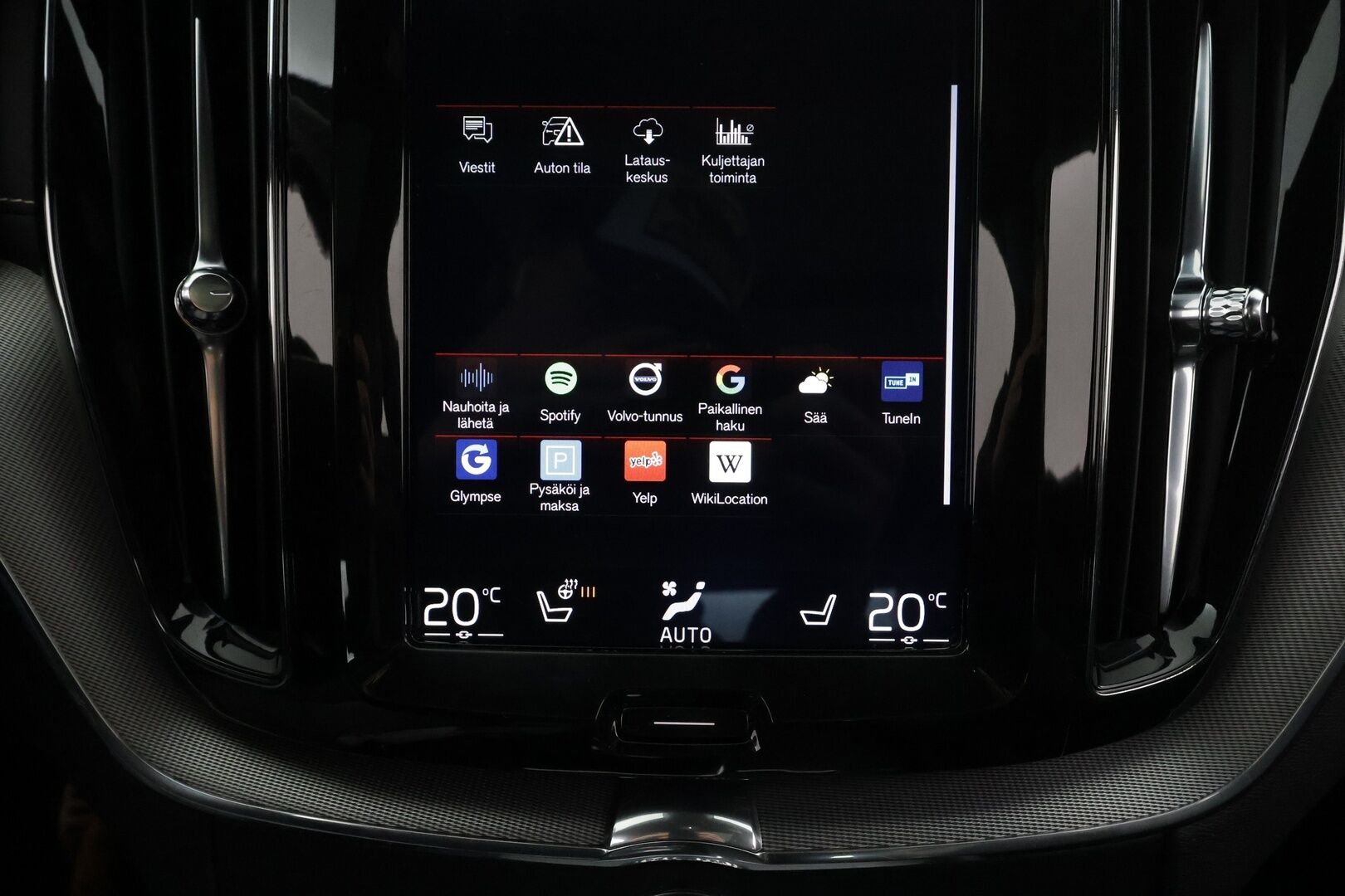 Volvo XC60 2019 T8 AWD R-Design aut * Panorama / Webasto / Koukku / ACC / Full-LED / P.kamera / Sportpenkki Muistilla / Ilma-alusta * - Suomi-auto / Kahdet renkaat / Merkkihuollettu! - Osta nyt, maksa vasta ensi vuonna