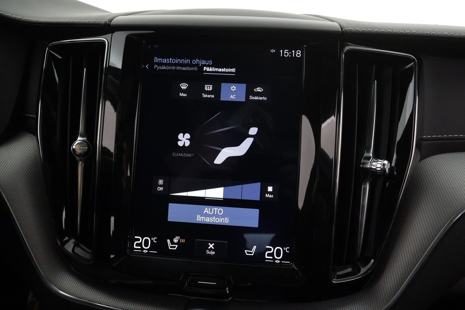 Volvo XC60 2019 T8 AWD R-Design aut * Panorama / Webasto / Koukku / ACC / Full-LED / P.kamera / Sportpenkki Muistilla / Ilma-alusta * - Suomi-auto / Kahdet renkaat / Merkkihuollettu! - Osta nyt, maksa vasta ensi vuonna