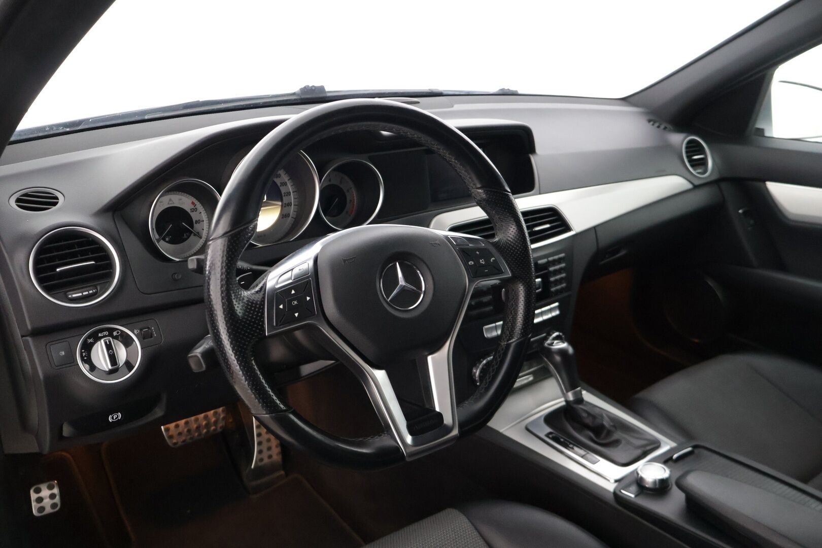 Mercedes-Benz C 2012 180 BE T A Premium Business AMG * Vetkokoukku / Lohkolämmitn sisähaaralla / Puolinahkasisusta * - 2x Hyvät renkaat vanteilla! / Hyvin huollettu / Siisti!