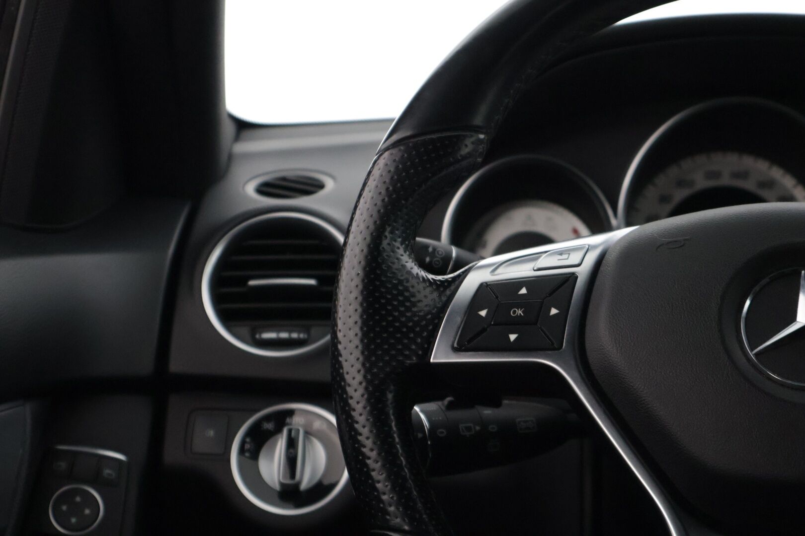 Mercedes-Benz C 2012 180 BE T A Premium Business AMG * Vetkokoukku / Lohkolämmitn sisähaaralla / Puolinahkasisusta * - 2x Hyvät renkaat vanteilla! / Hyvin huollettu / Siisti!