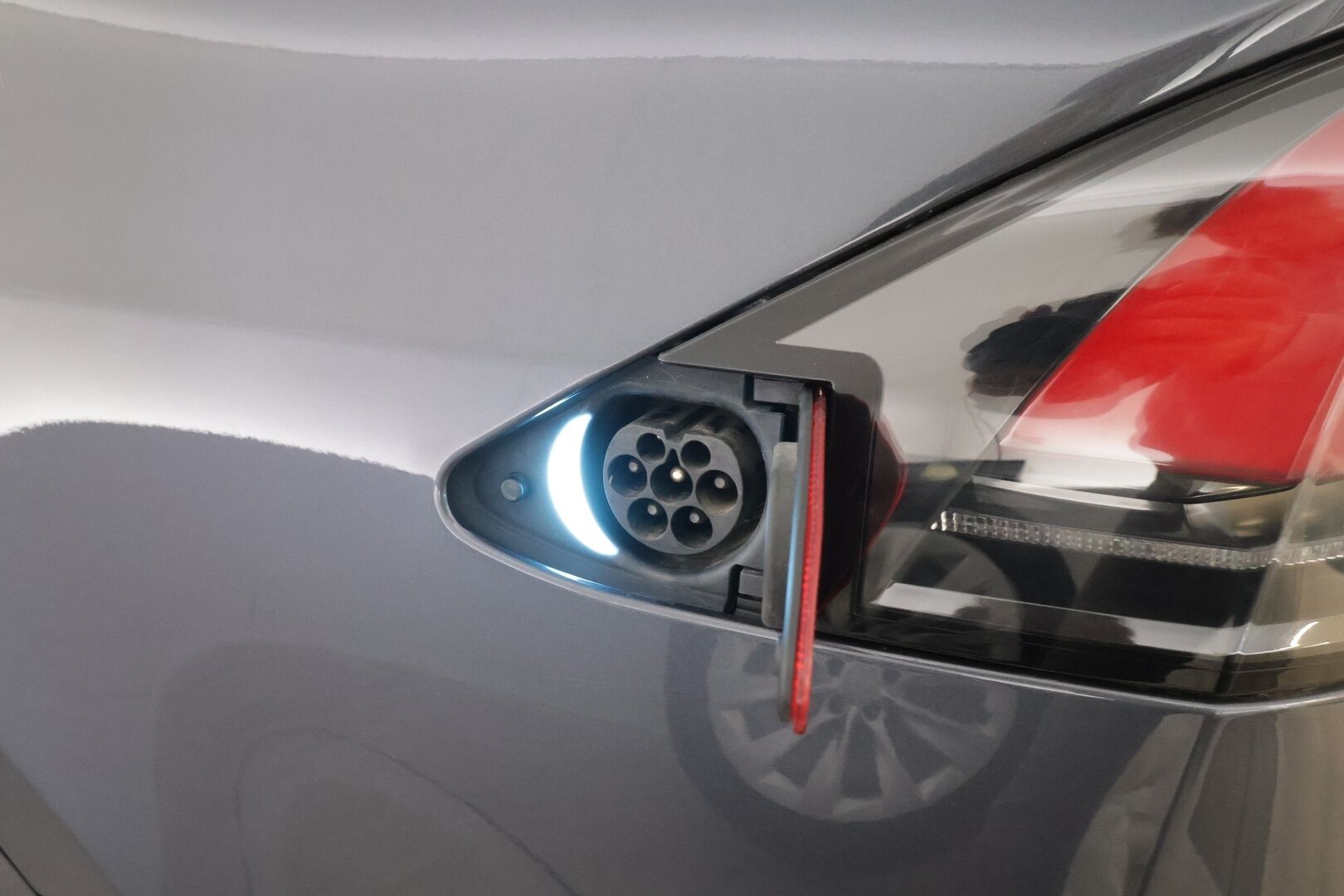 Tesla Model X 2019 Performance AWD - | ACC | Koukku | Ludicrous+ | 7-paikkainen | Ilma-alusta | Premium audio | Lasikatto | Nahkasisusta | Muistipenkki | Autosteer | P.kamera | 