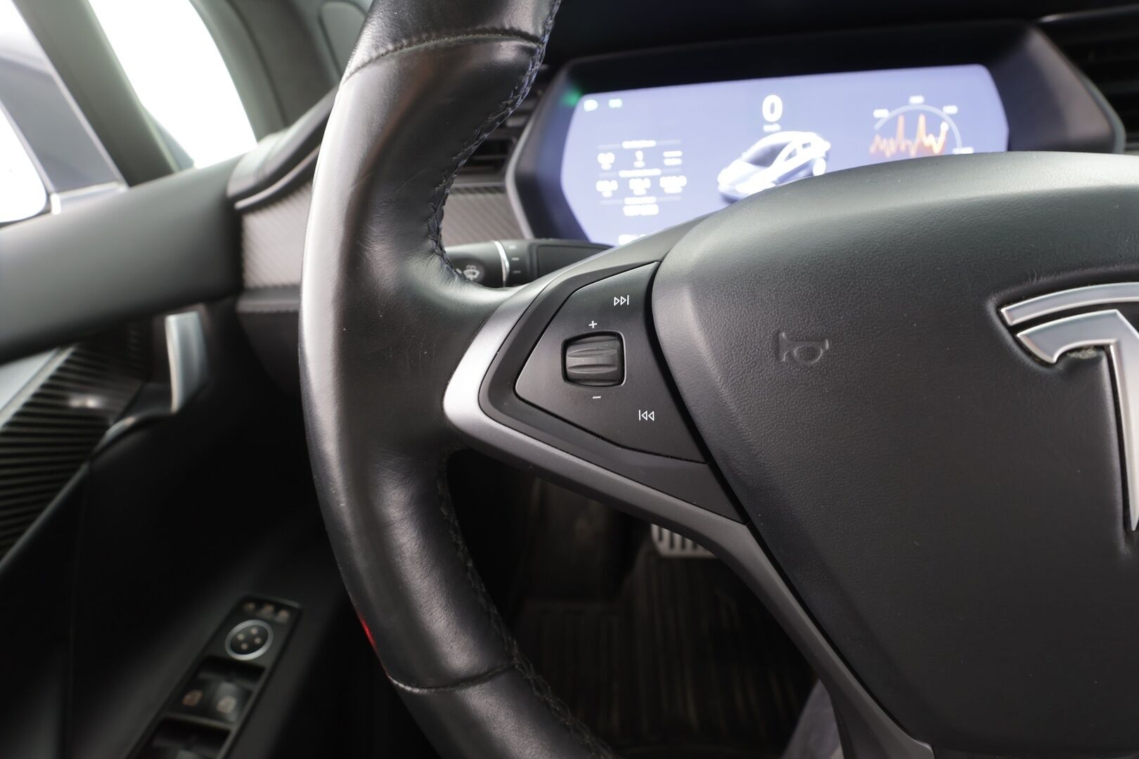 Tesla Model X 2019 Performance AWD - | ACC | Koukku | Ludicrous+ | 7-paikkainen | Ilma-alusta | Premium audio | Lasikatto | Nahkasisusta | Muistipenkki | Autosteer | P.kamera | 