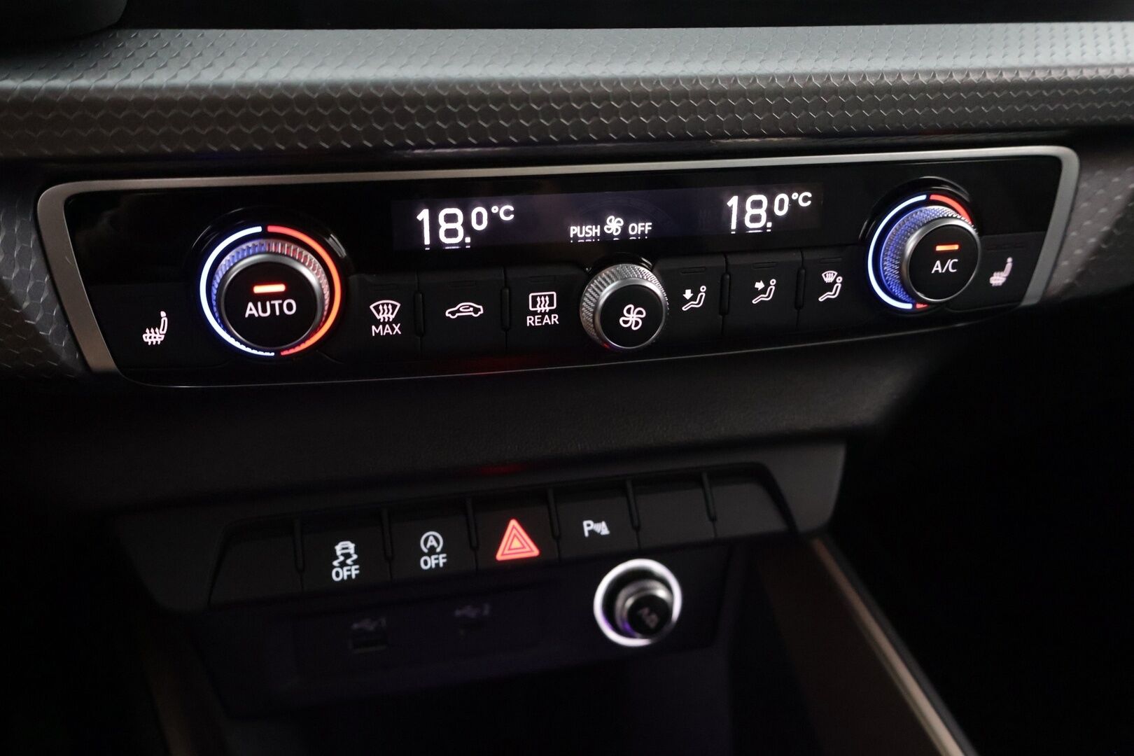 Audi A1 2019 Sportback Business S line 30 TFSI 85 kW S tronic // ACC / Bang&Olufsen / Ambient / Nahkaistuimet* - 2x Renkaat vanteilla / Hyvät huollot / Näyttävä!!